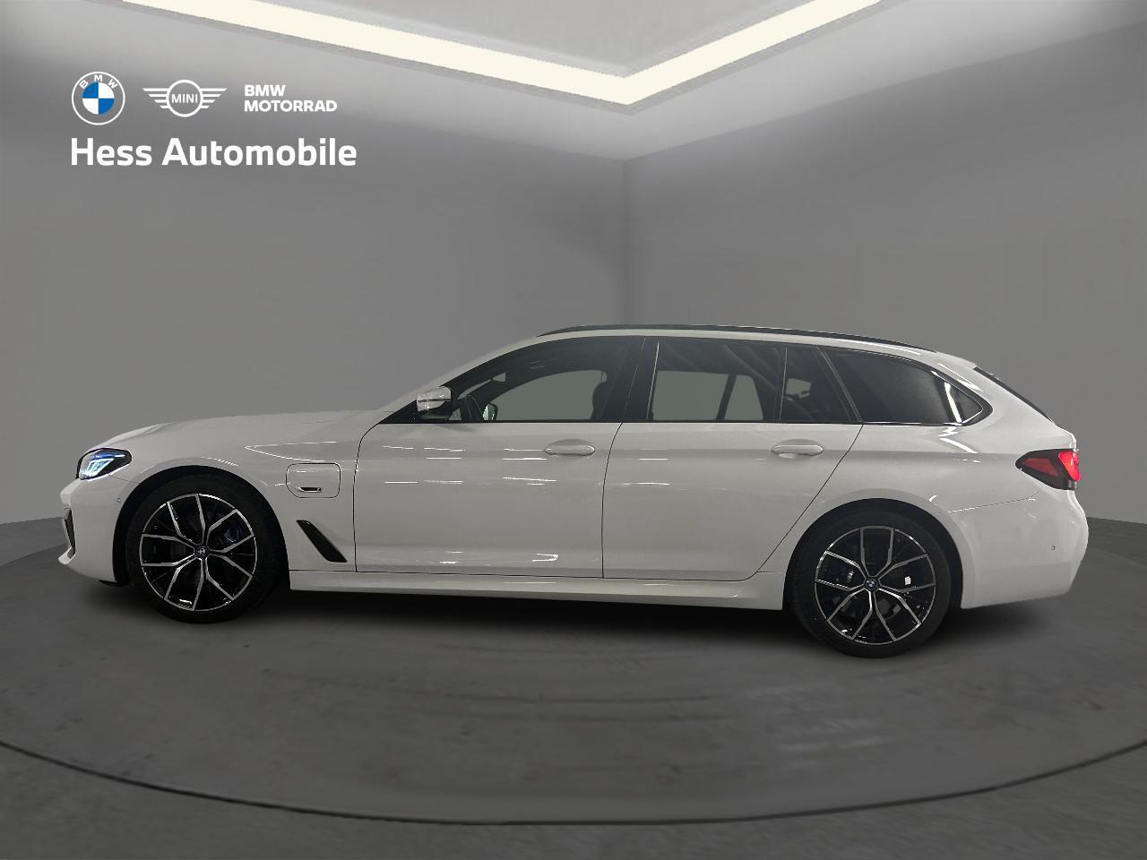 BMW 530e Touring xDrive M Sport-image-5
