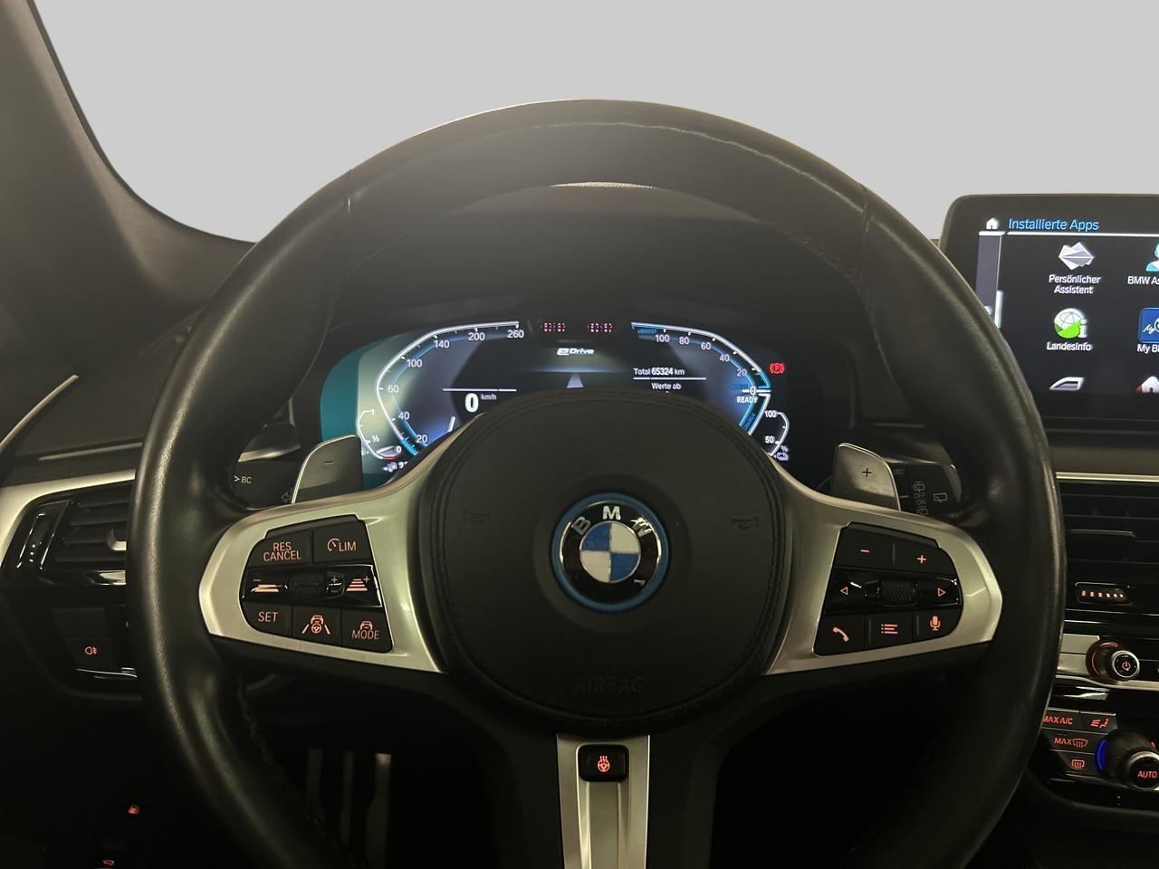 BMW 530e Touring xDrive M Sport-image-18