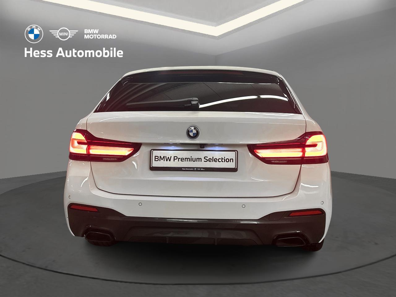 BMW 530e Touring xDrive M Sport-image-9