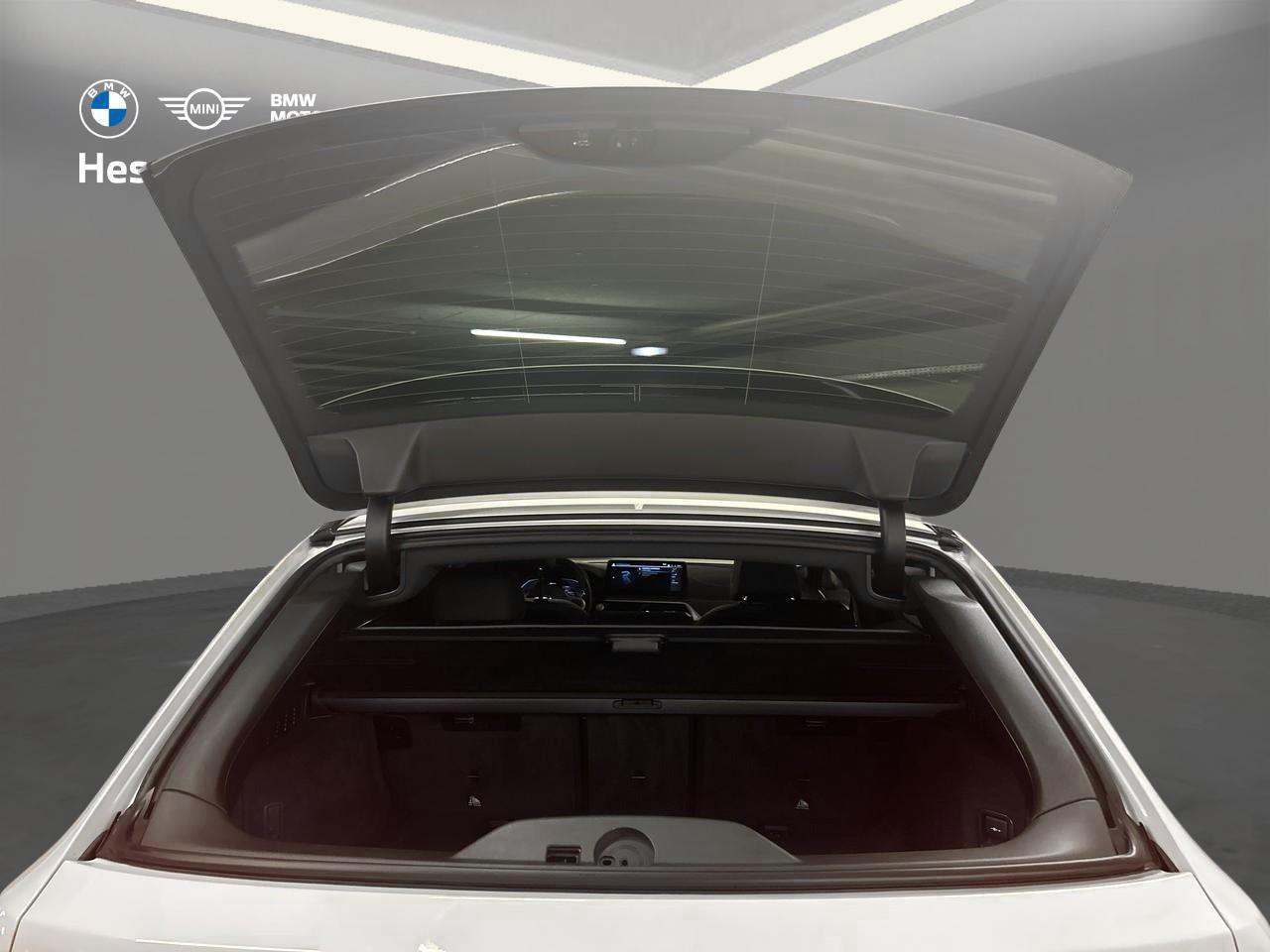 BMW 530e Touring xDrive M Sport-image-11