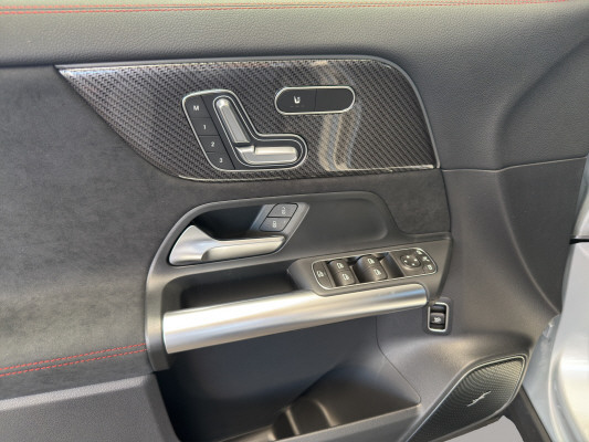 MERCEDES-BENZ GLA AMG 35 4Matic 8G-DCT-image-9