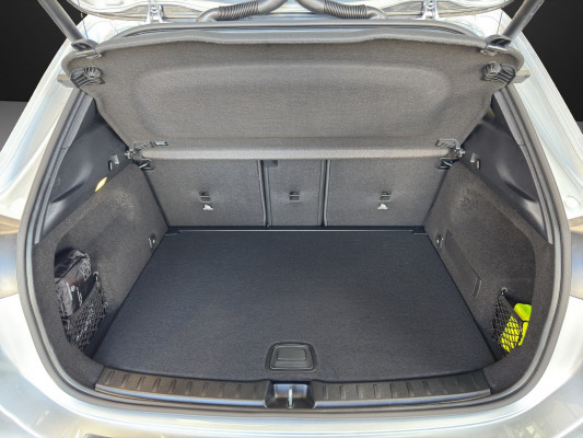 MERCEDES-BENZ GLA AMG 35 4Matic 8G-DCT-image-11