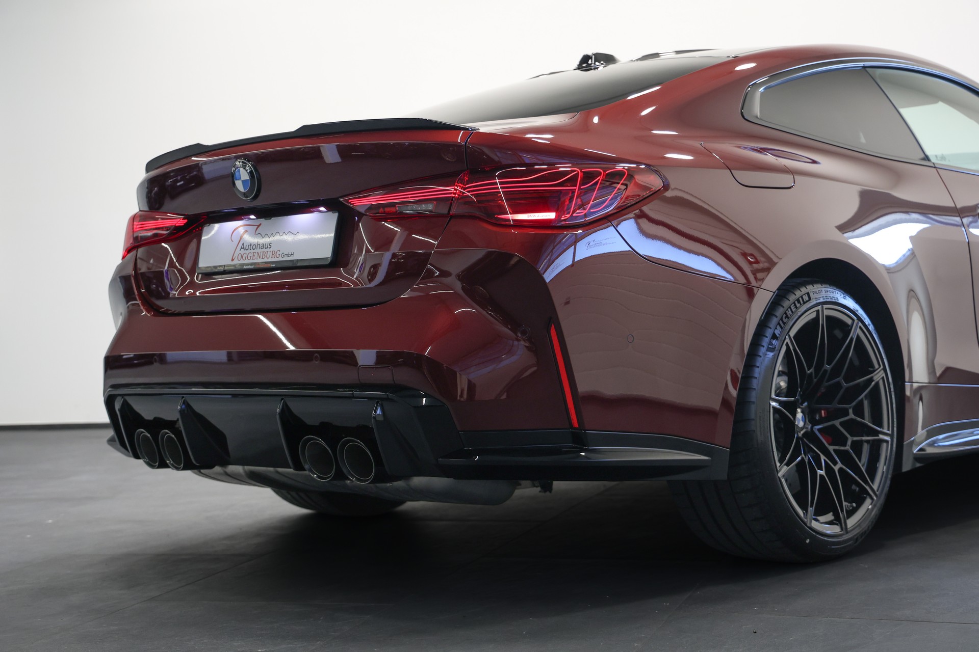 BMW M4 Coupé Competition LCI *Aventurin Rot Lackierung*BMW Werksgarantie bis 03.2029*-image-16