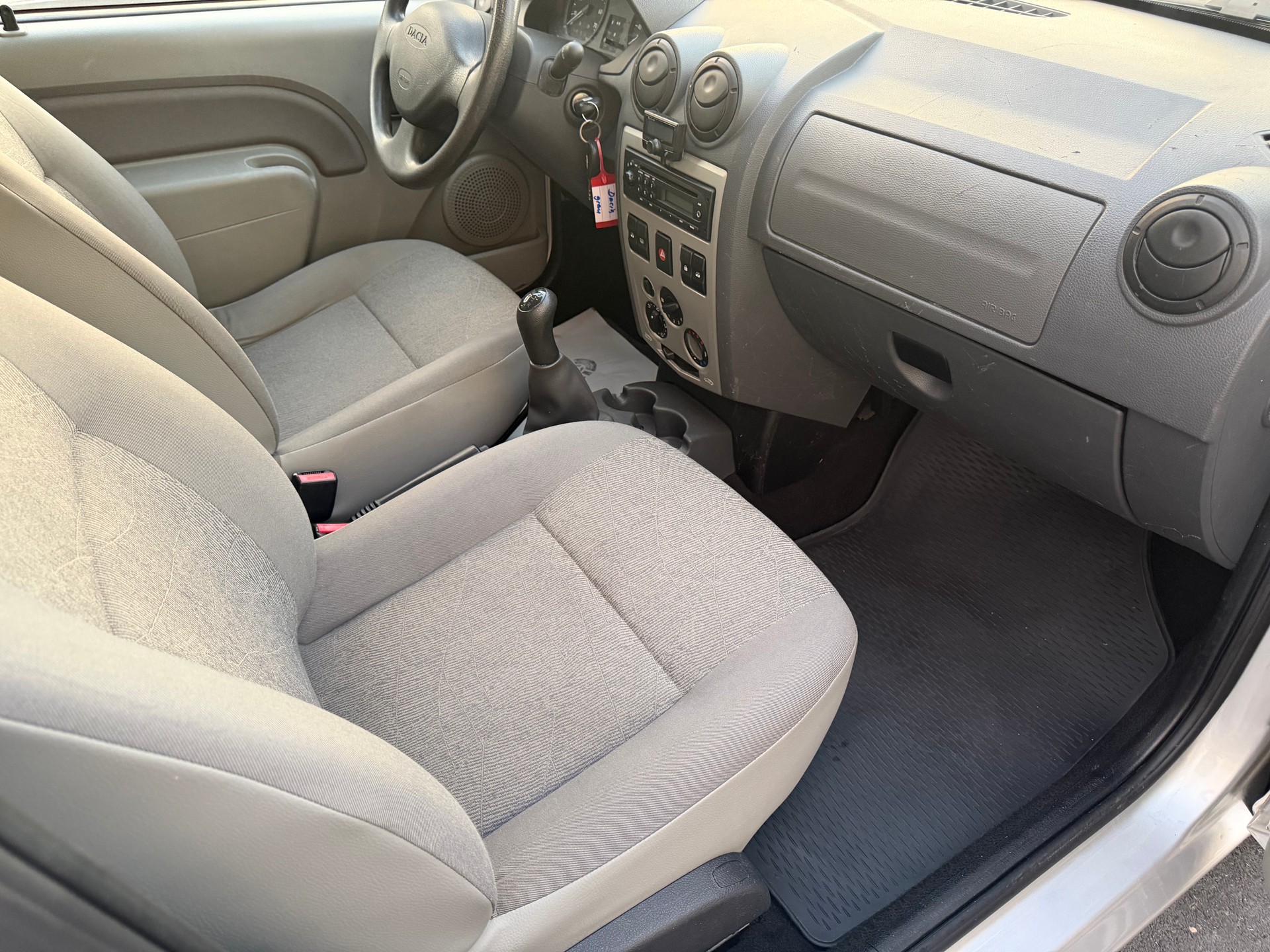 DACIA Logan 1.6 Ambiance-image-13