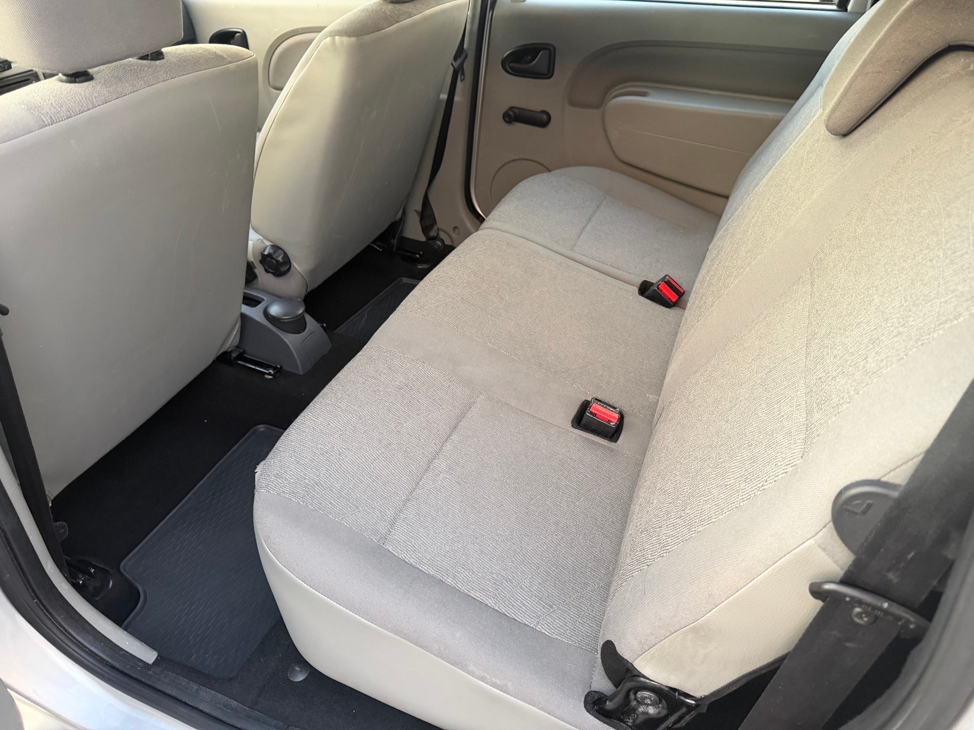 DACIA Logan 1.6 Ambiance-image-8