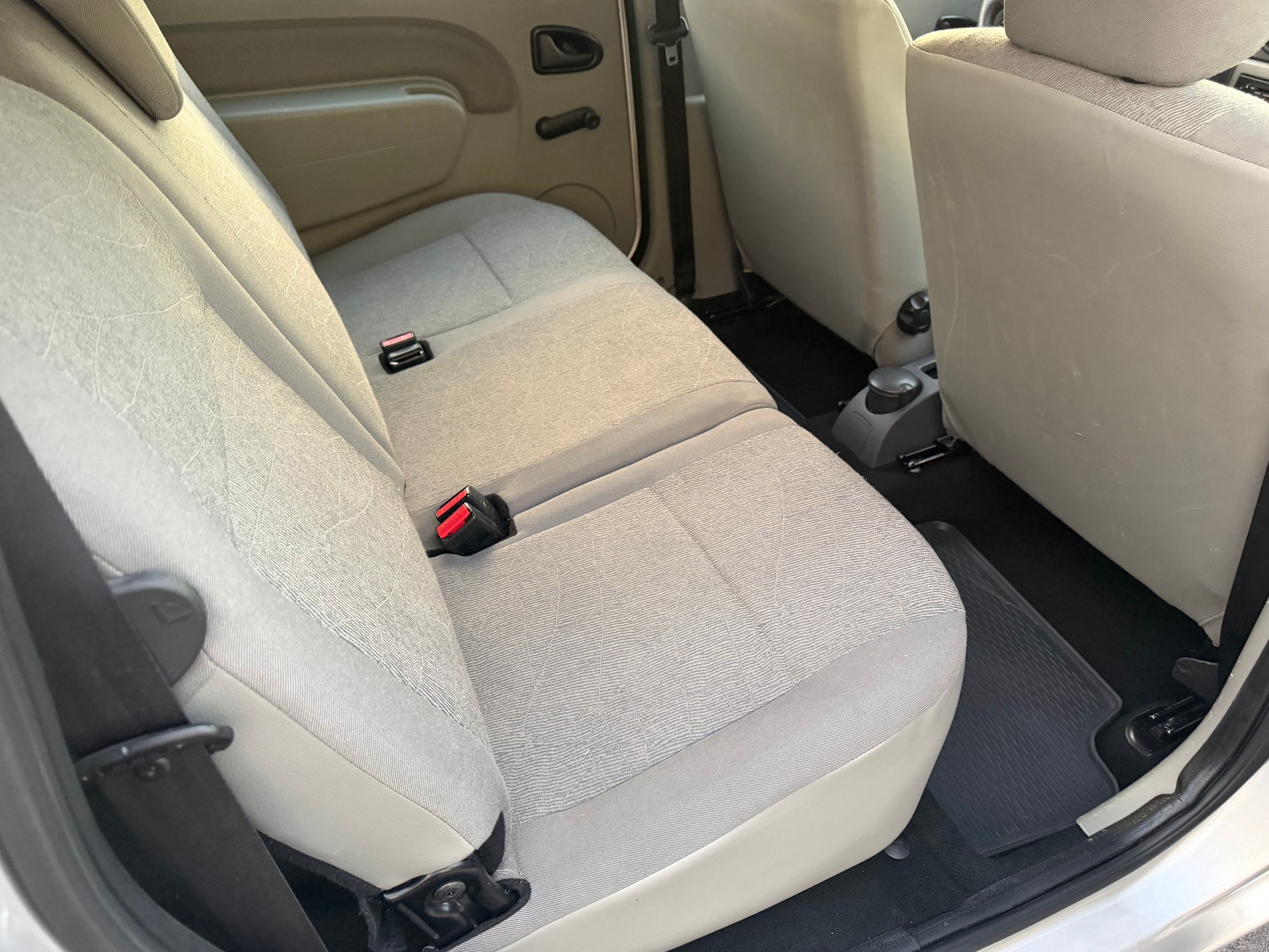 DACIA Logan 1.6 Ambiance-image-12