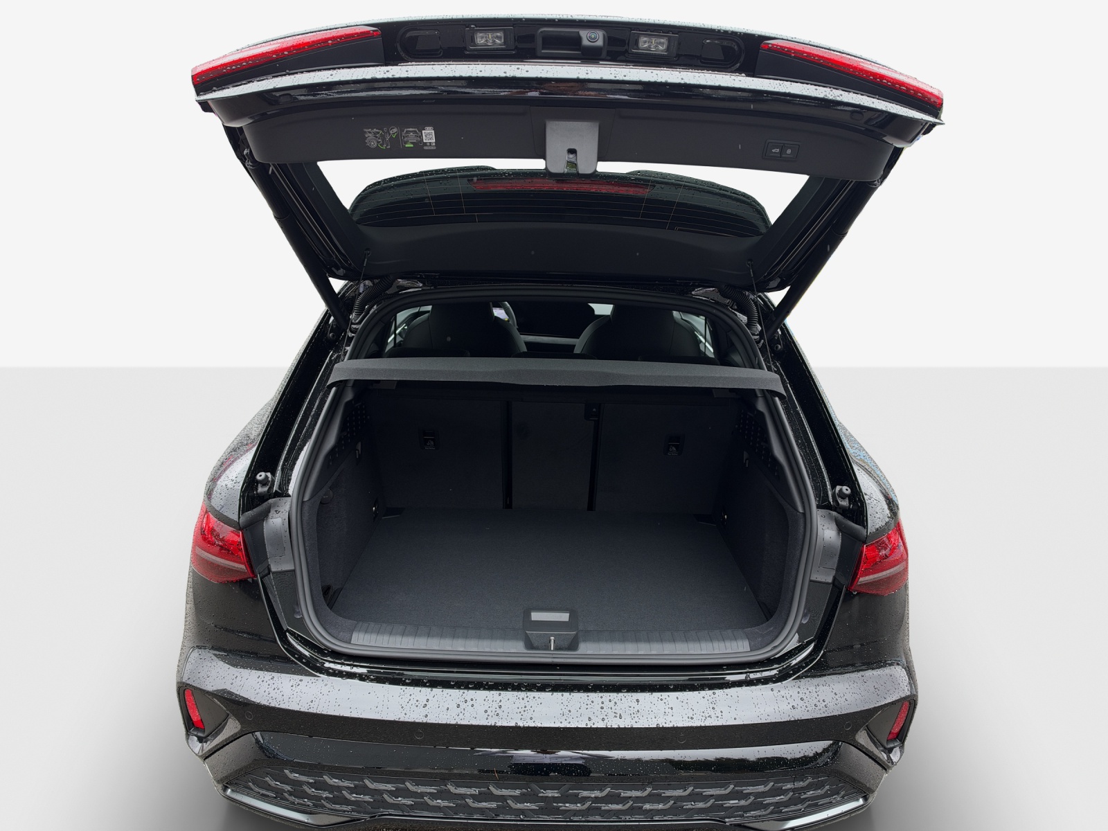 AUDI A3 Sportback TFSI 110 kW S line Attraction S tronic-image-12