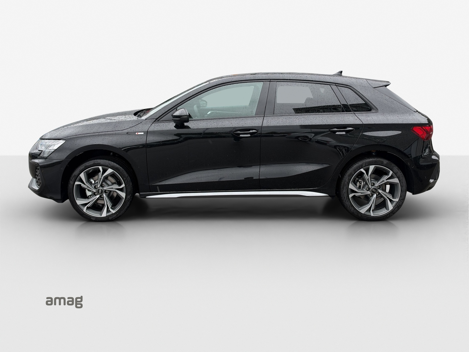 AUDI A3 Sportback TFSI 110 kW S line Attraction S tronic-showroom-element-1