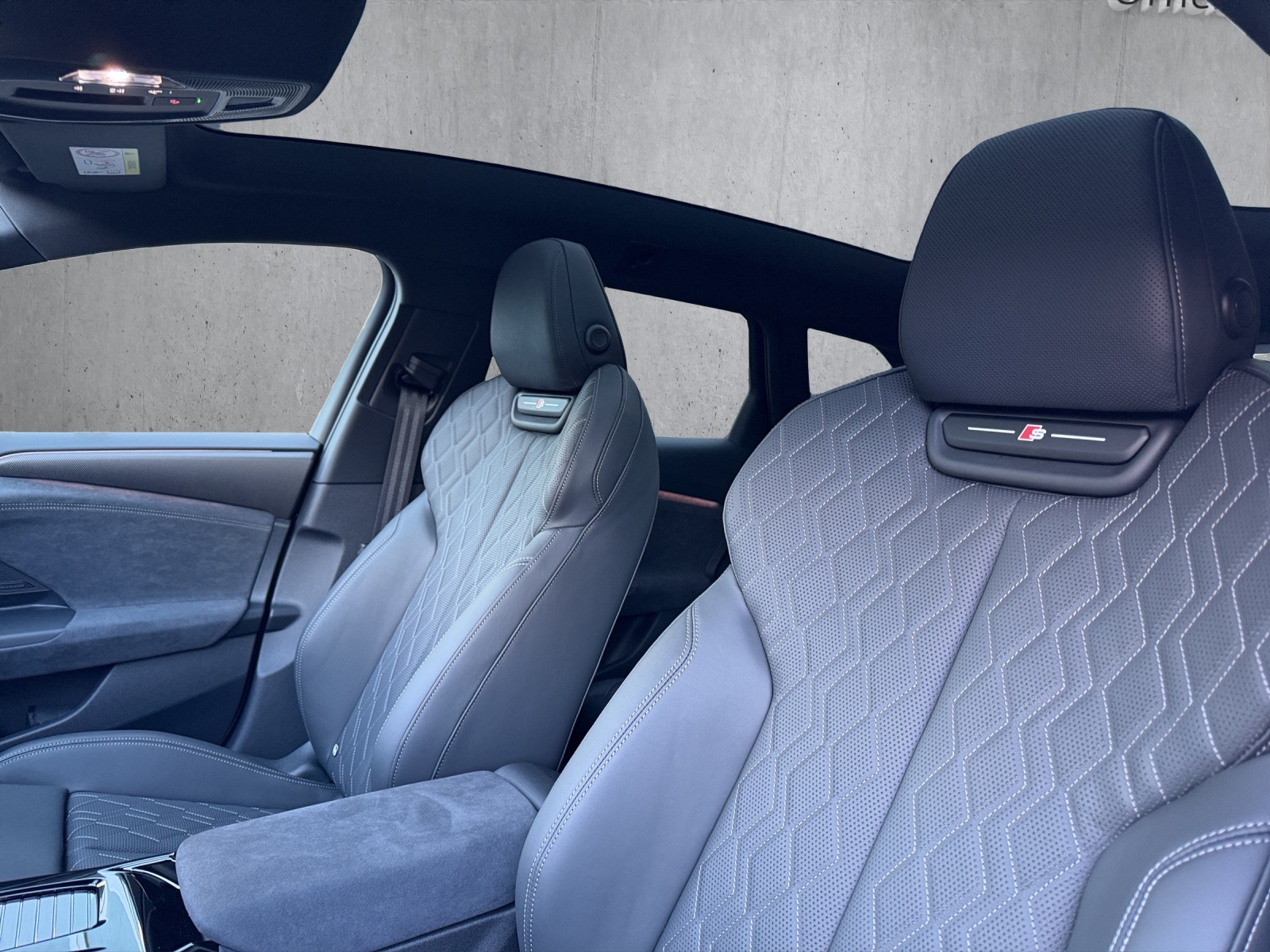 AUDI A6 Avant e-tron quattro-image-16