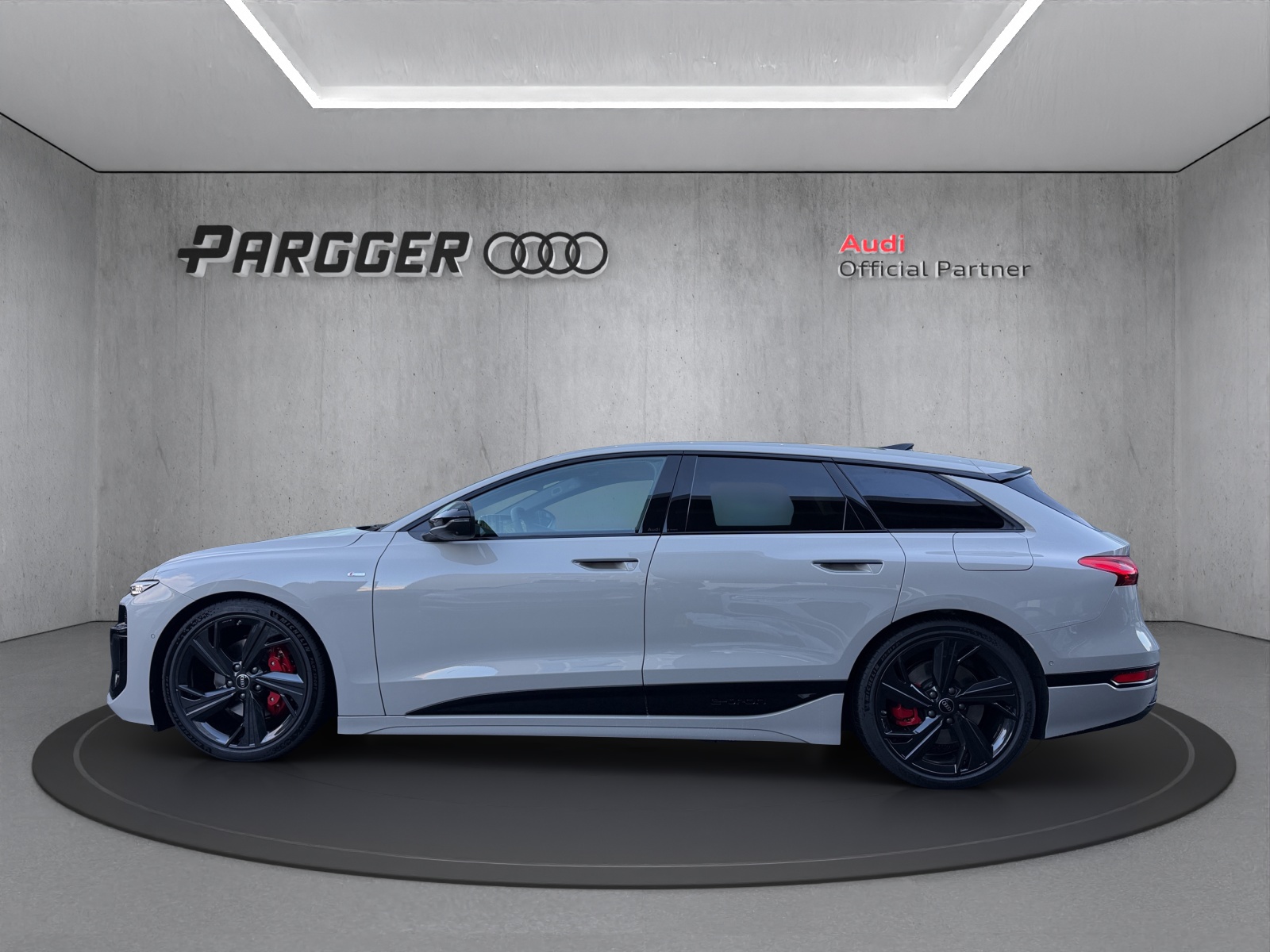AUDI A6 Avant e-tron quattro-image-2