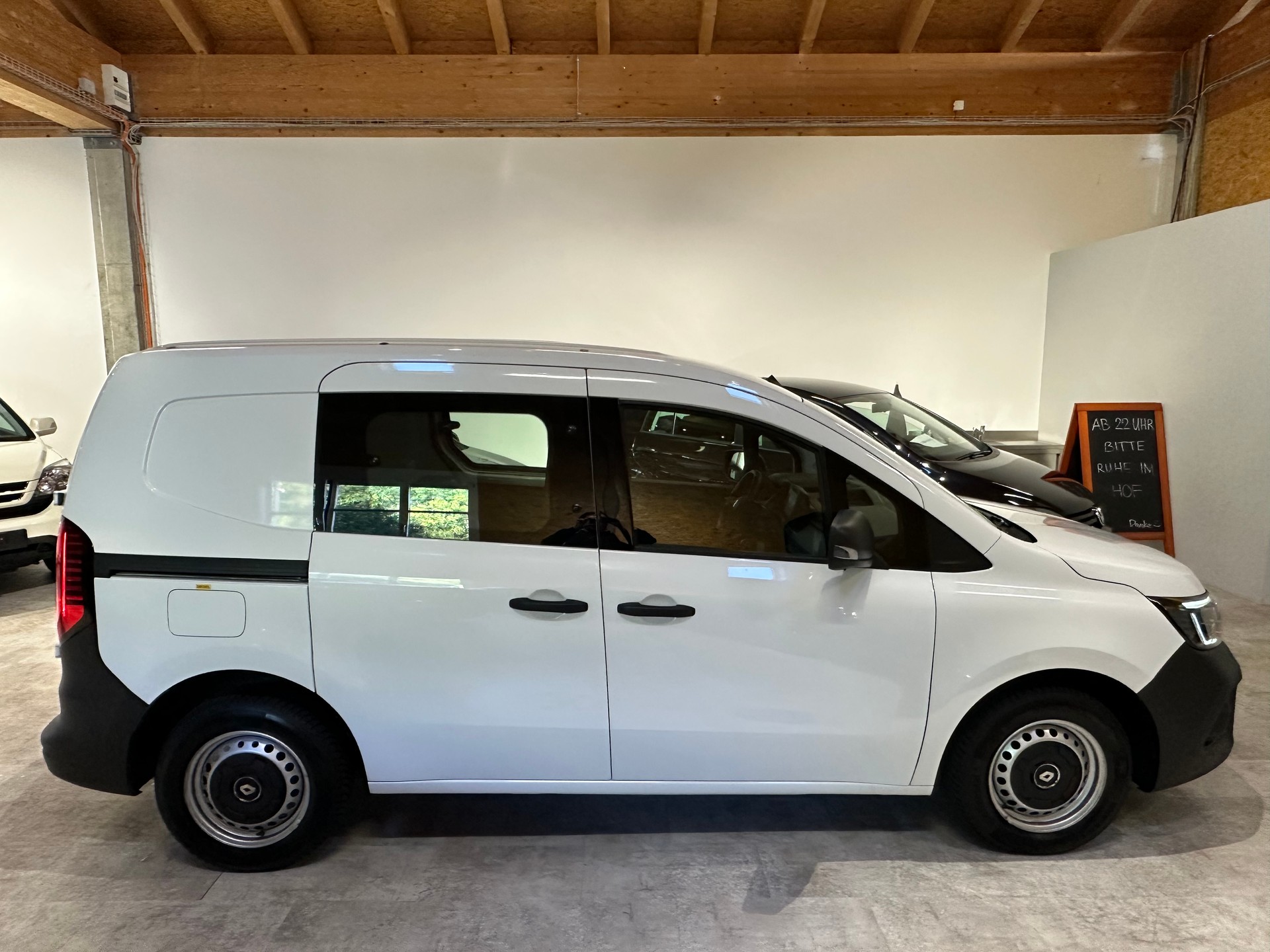 RENAULT Kangoo Van 1.5 dCi Standard 95 Extra/RFK/Tempomat/Side-Assist/DAB+ uvm.-image-8