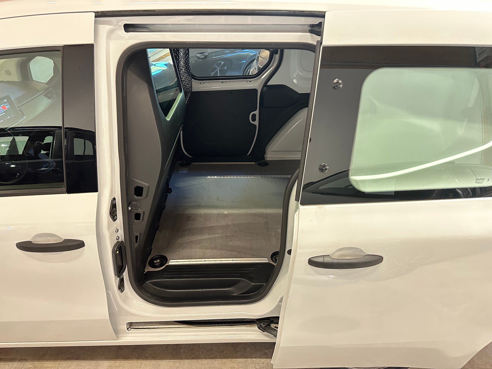 RENAULT Kangoo Van 1.5 dCi Standard 95 Extra/RFK/Tempomat/Side-Assist/DAB+ uvm.-image-15