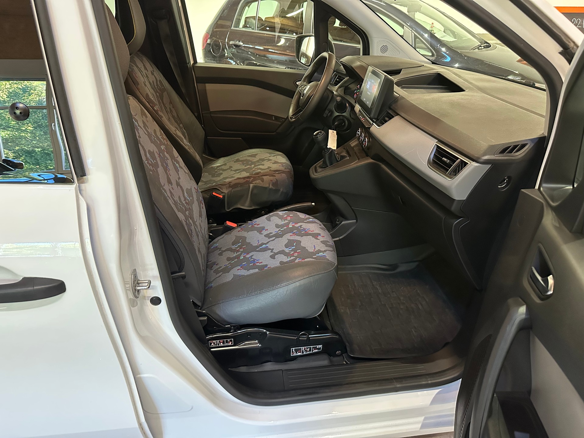 RENAULT Kangoo Van 1.5 dCi Standard 95 Extra/RFK/Tempomat/Side-Assist/DAB+ uvm.-image-13