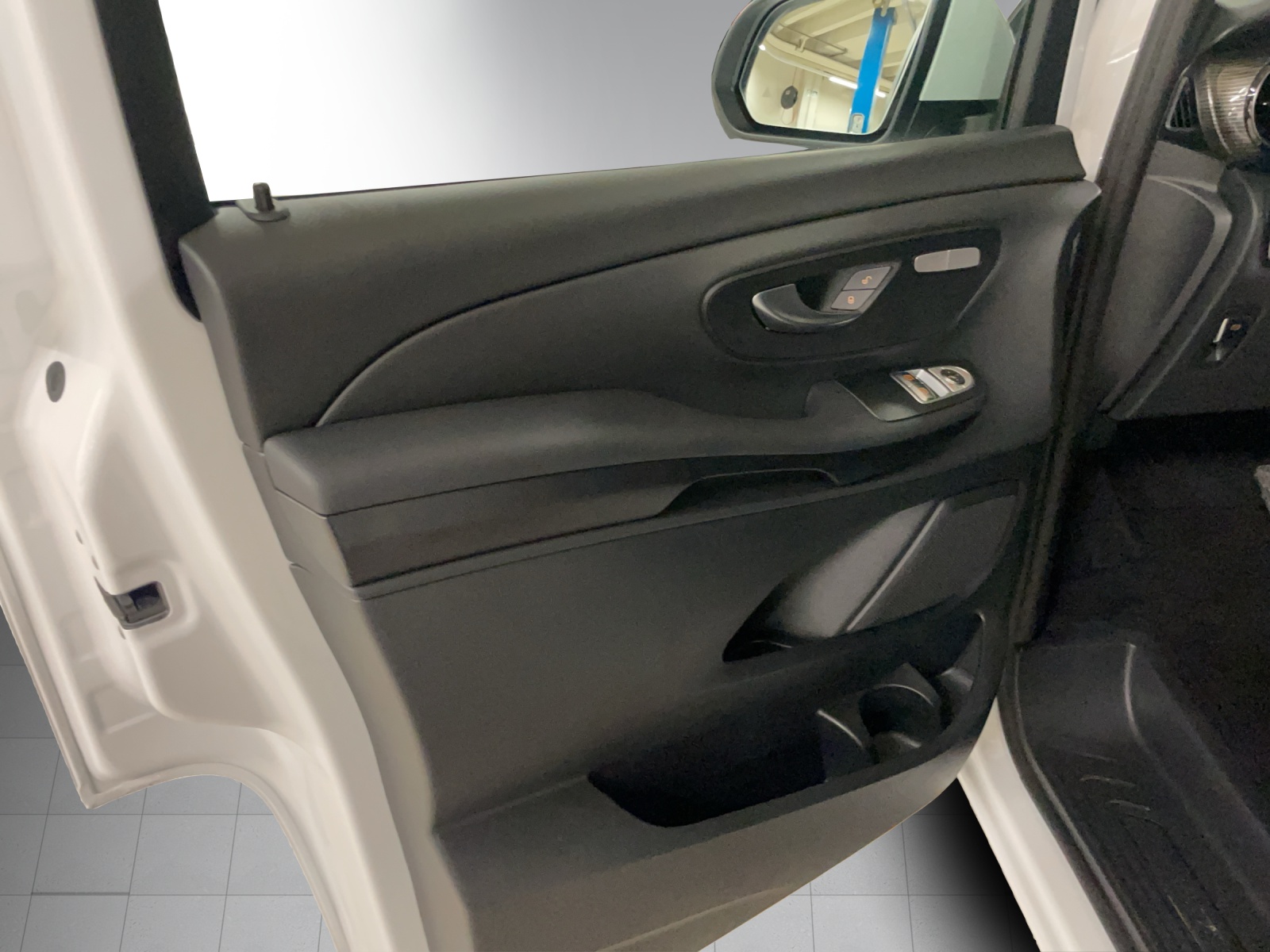 MERCEDES-BENZ V 250 d lang Trend 4Matic 9G-Tronic-image-7