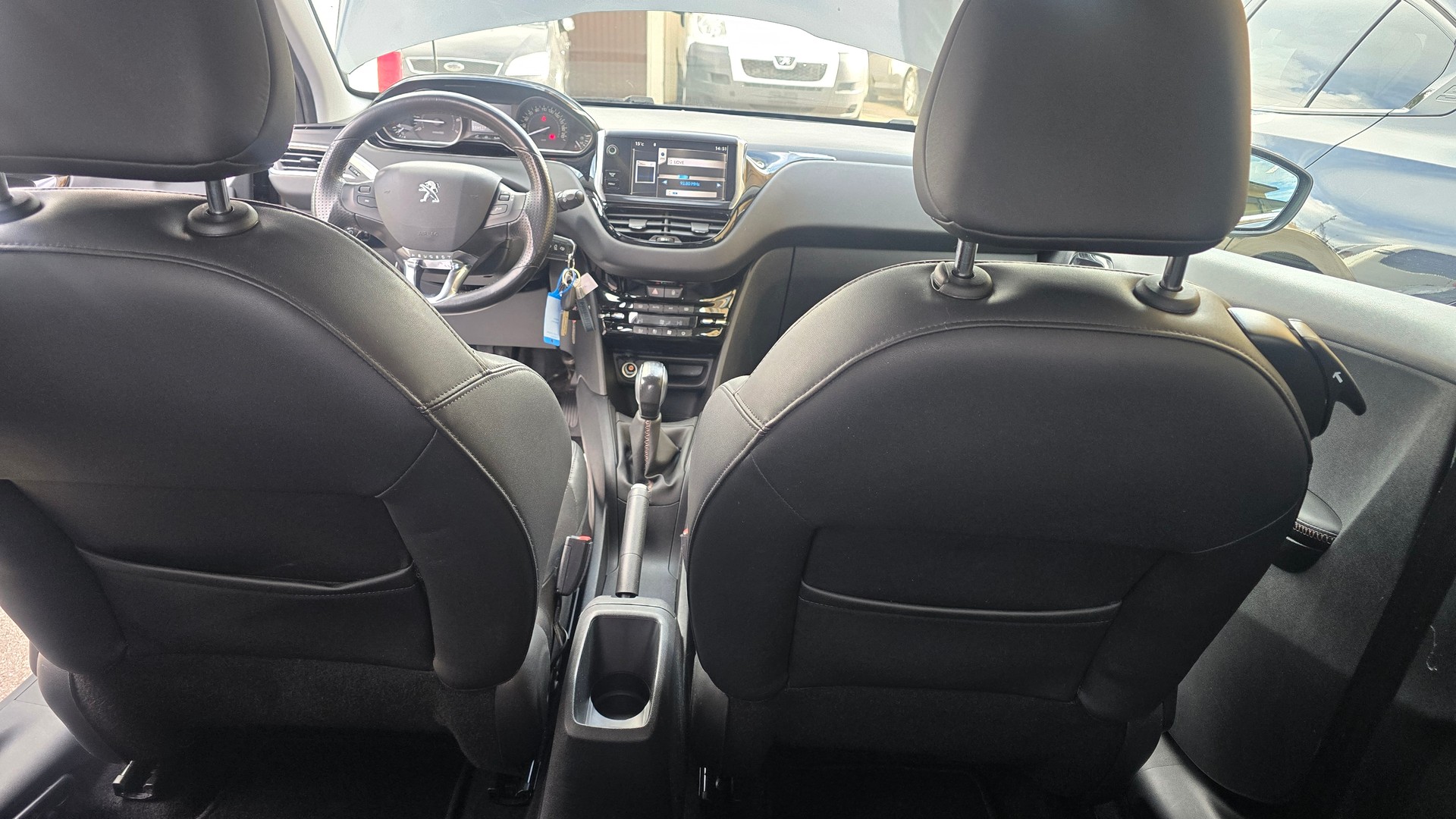 PEUGEOT 208 1.6 VTI Allure-image-8