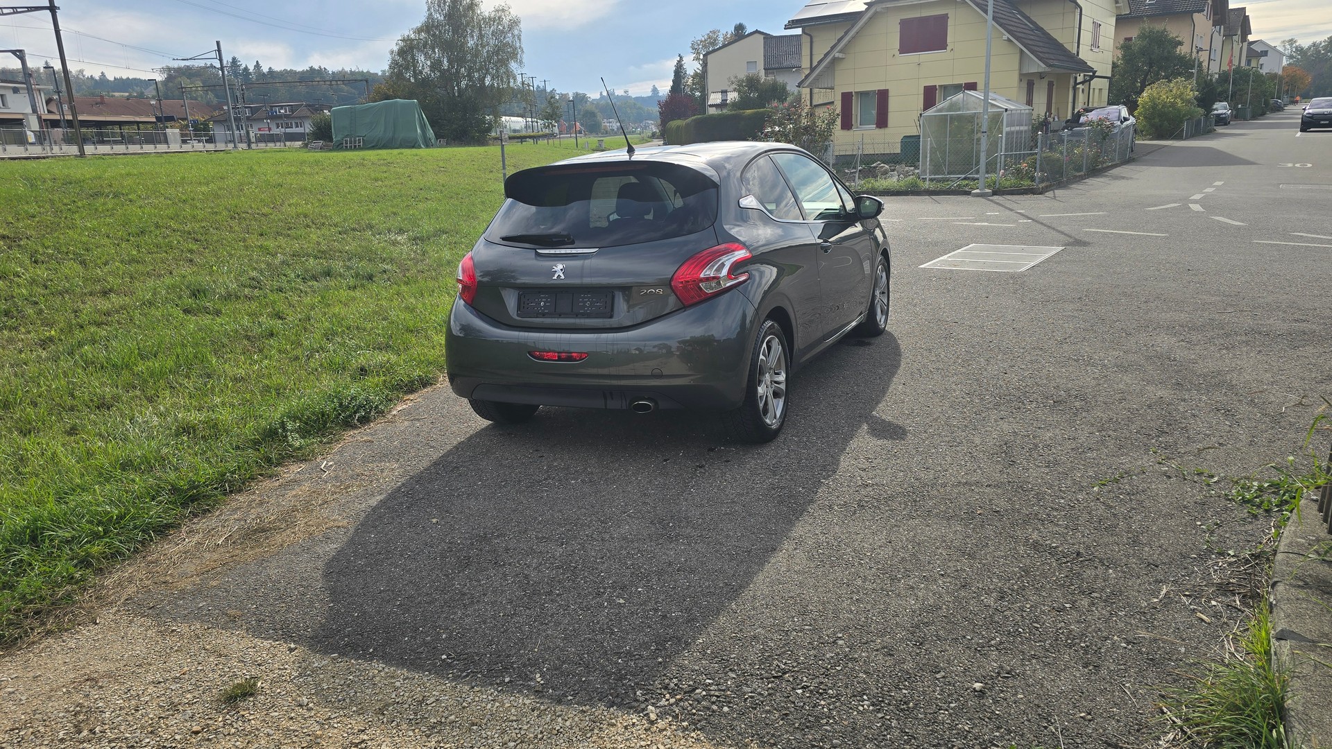 PEUGEOT 208 1.6 VTI Allure-image-10