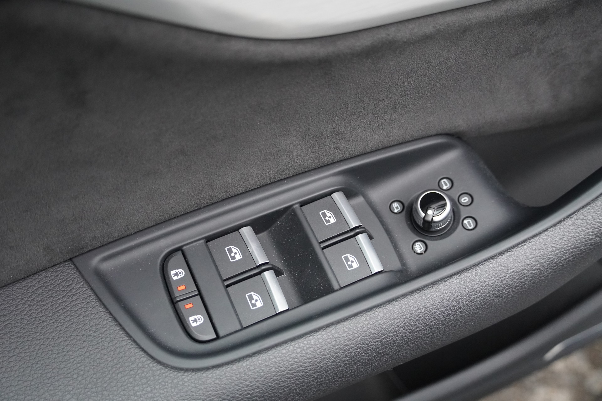 AUDI Q7 50 TDI quattro S Line tiptronic//7-Plätzer-image-10