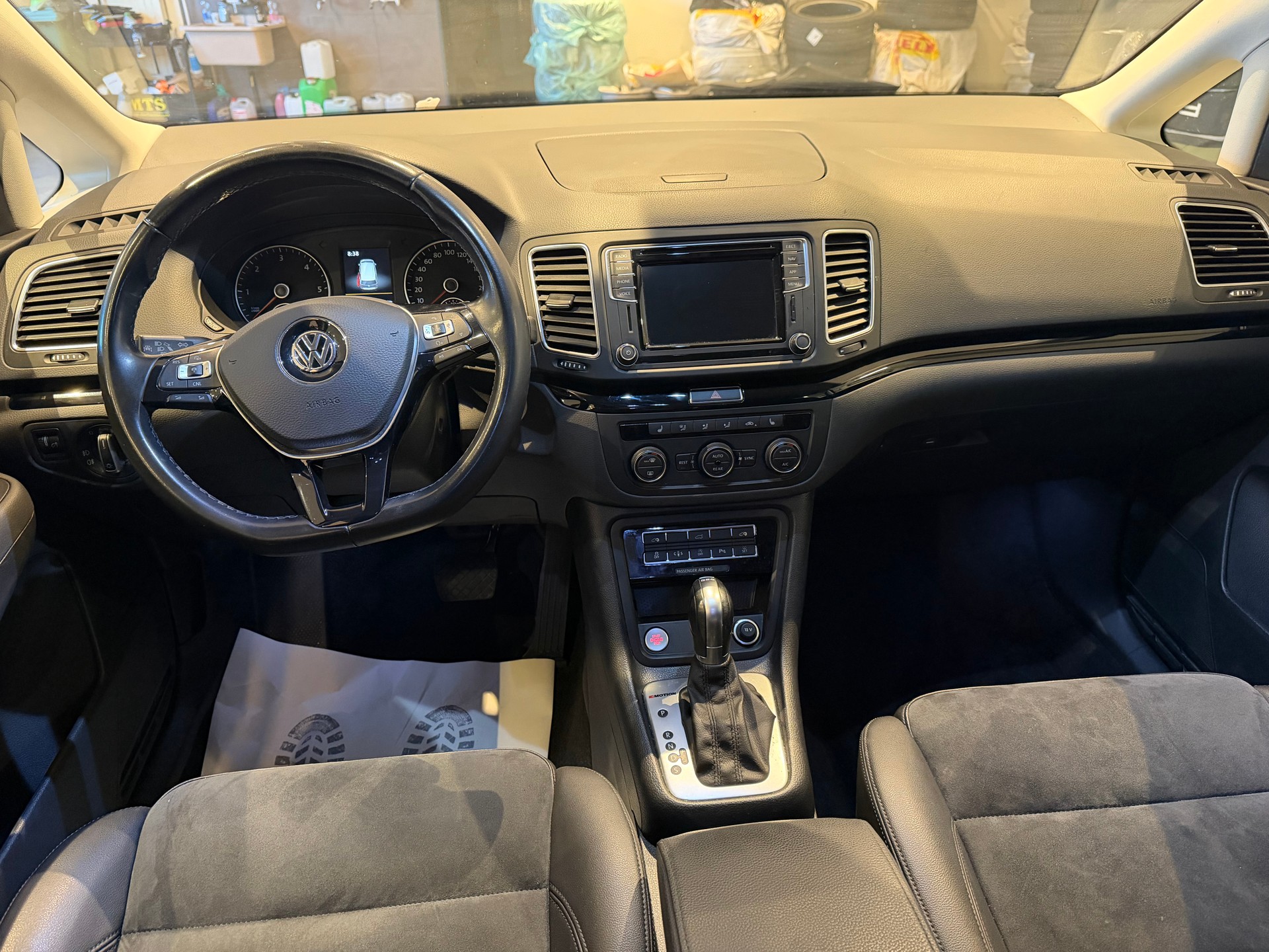 VW Sharan 2.0 TDI SCR Highline DSG 4m-image-12