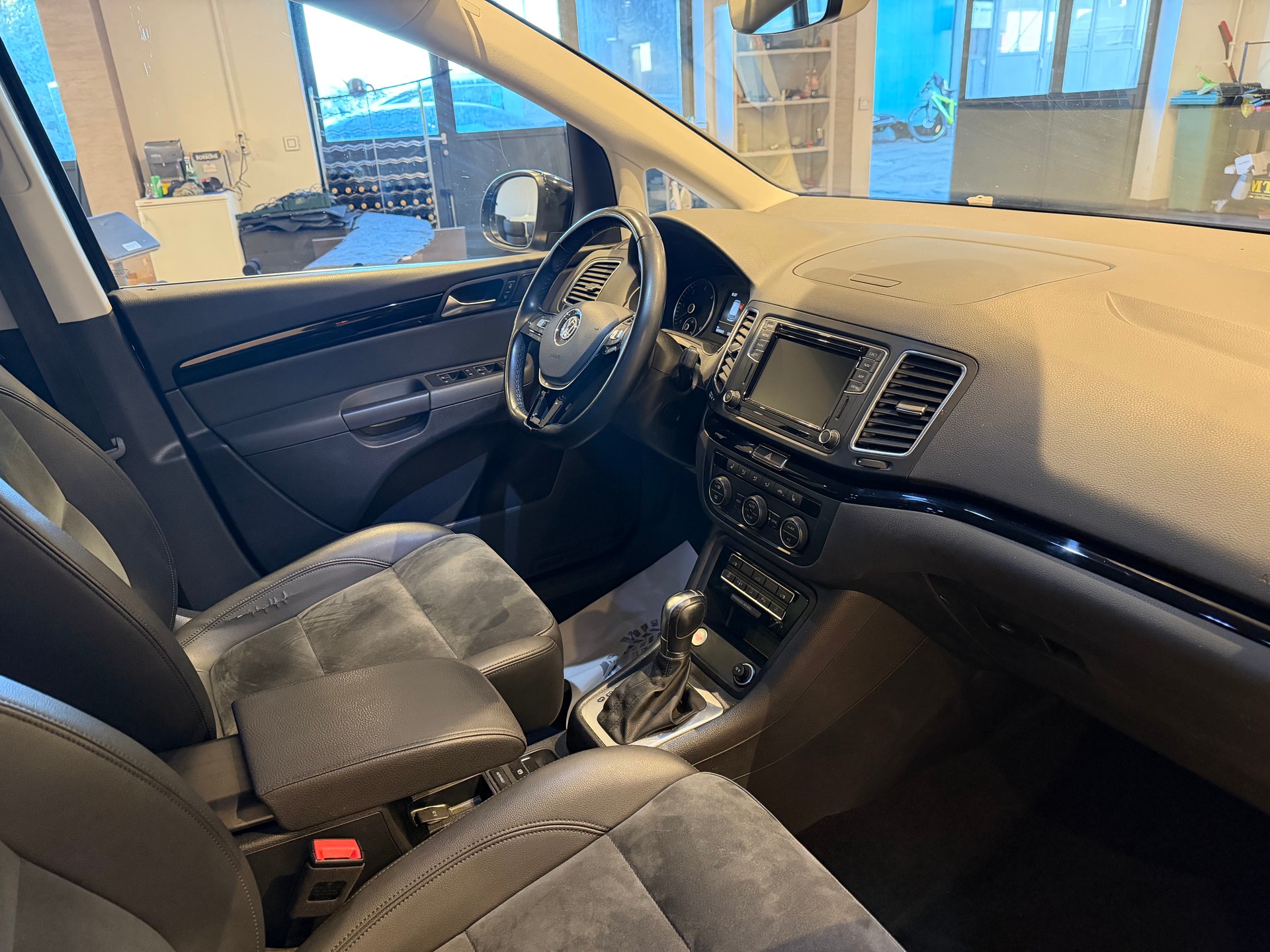 VW Sharan 2.0 TDI SCR Highline DSG 4m-image-10