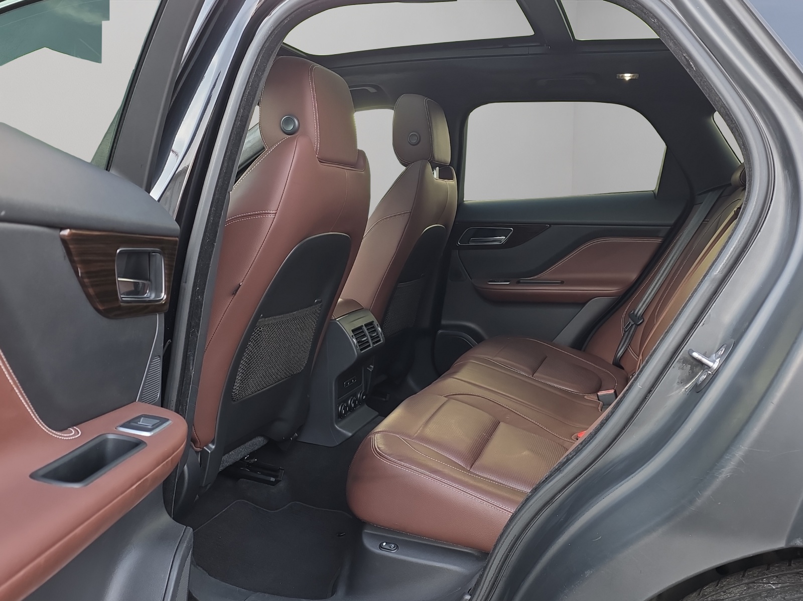 JAGUAR F-Pace 3.0 TD S AWD Automatik-image-8