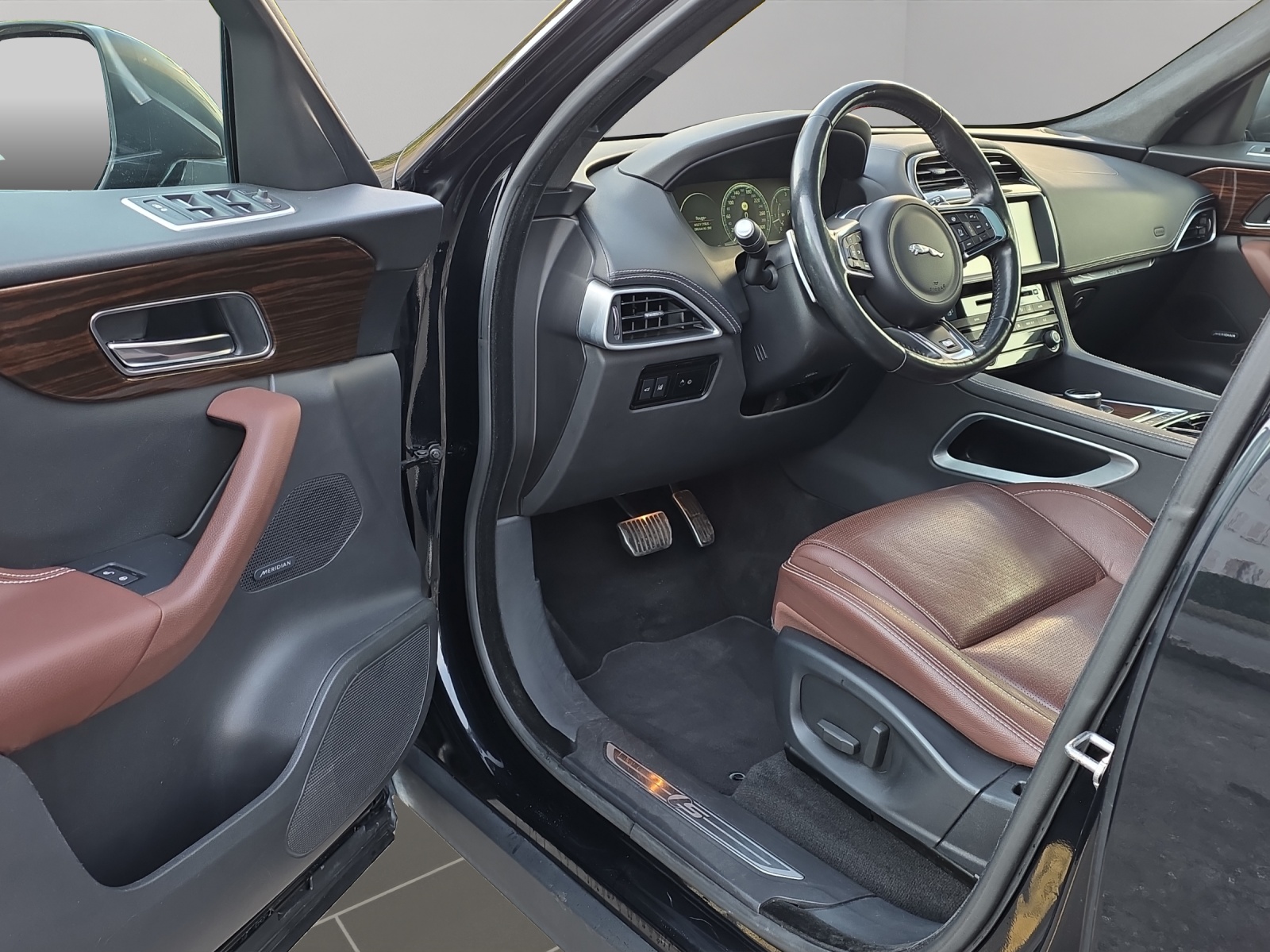 JAGUAR F-Pace 3.0 TD S AWD Automatik-image-6