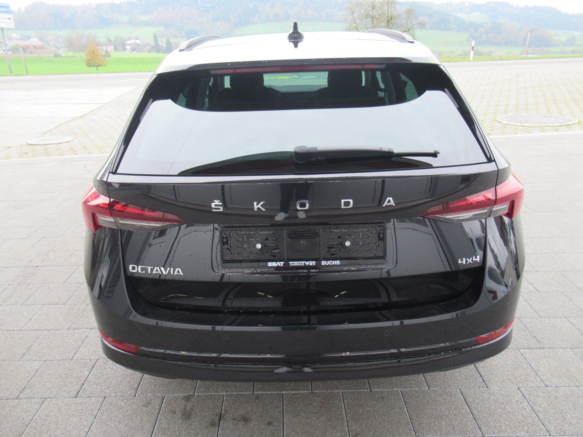 SKODA Octavia Combi 2.0 TDI DSG Ambition 4x4-image-3