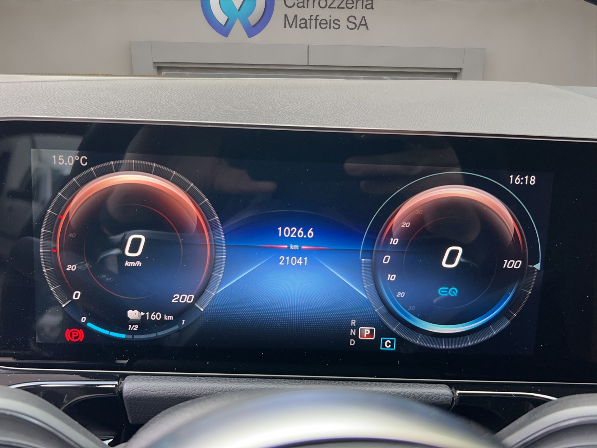 MERCEDES-BENZ EQA 250-image-10