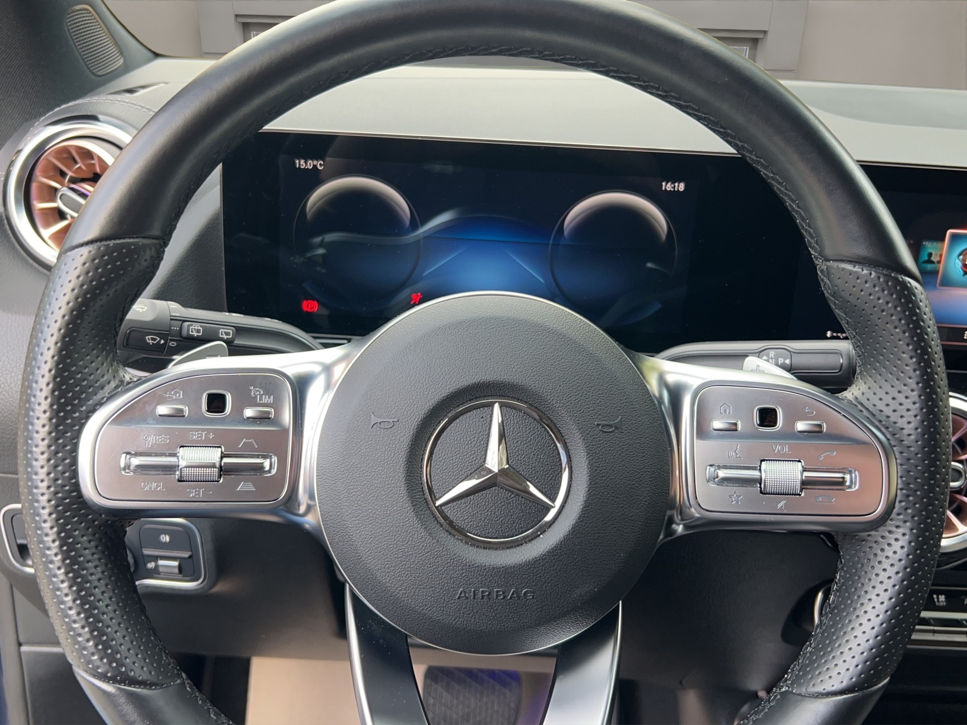 MERCEDES-BENZ EQA 250-image-9