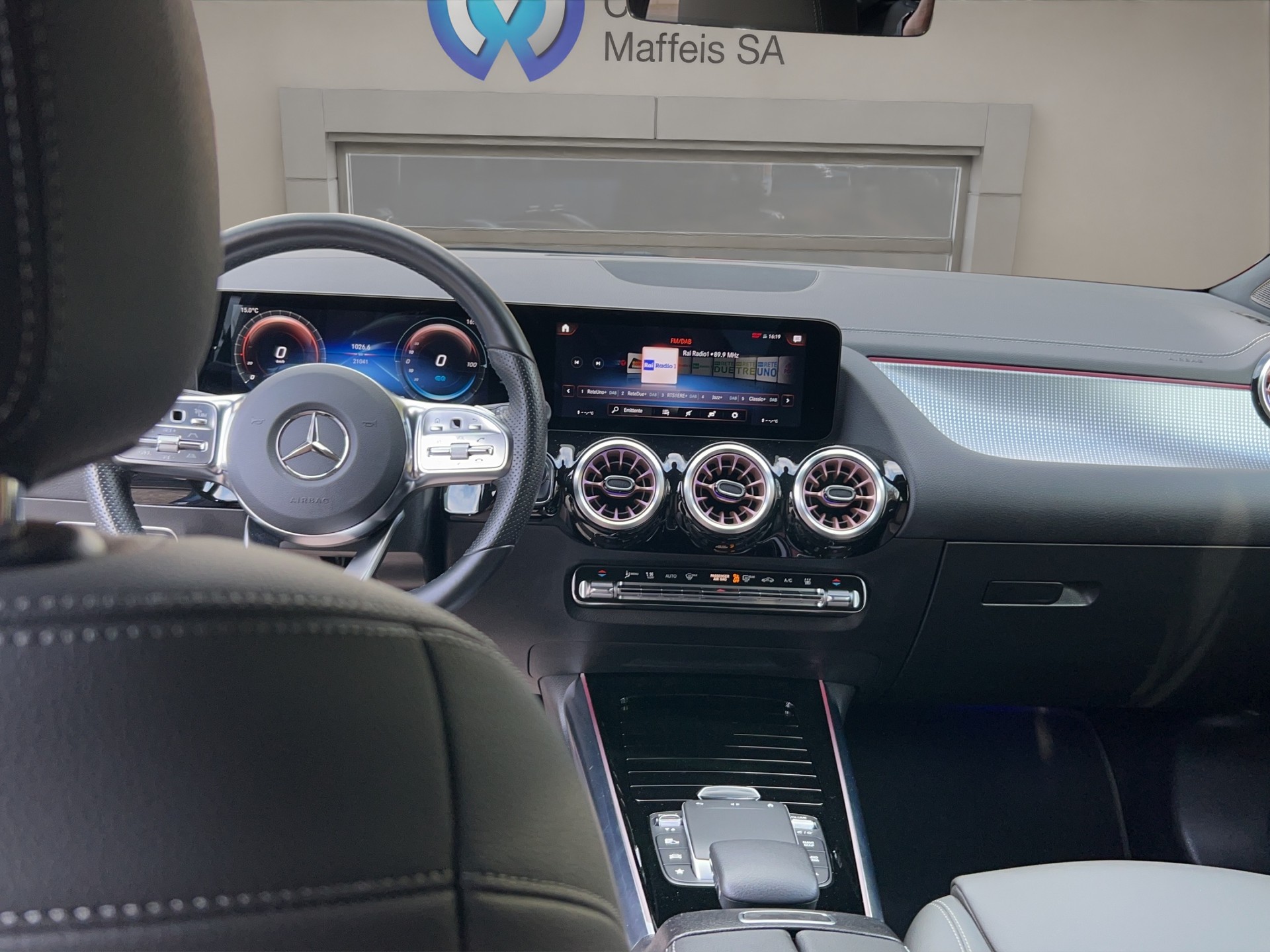 MERCEDES-BENZ EQA 250-image-12
