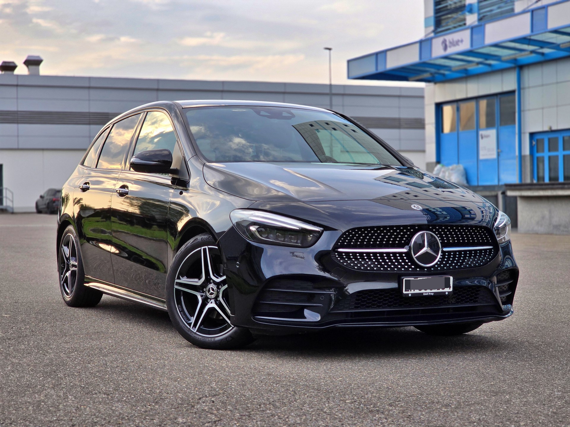 MERCEDES-BENZ B 200 Night Star AMG Line 7G-DCT-image-1