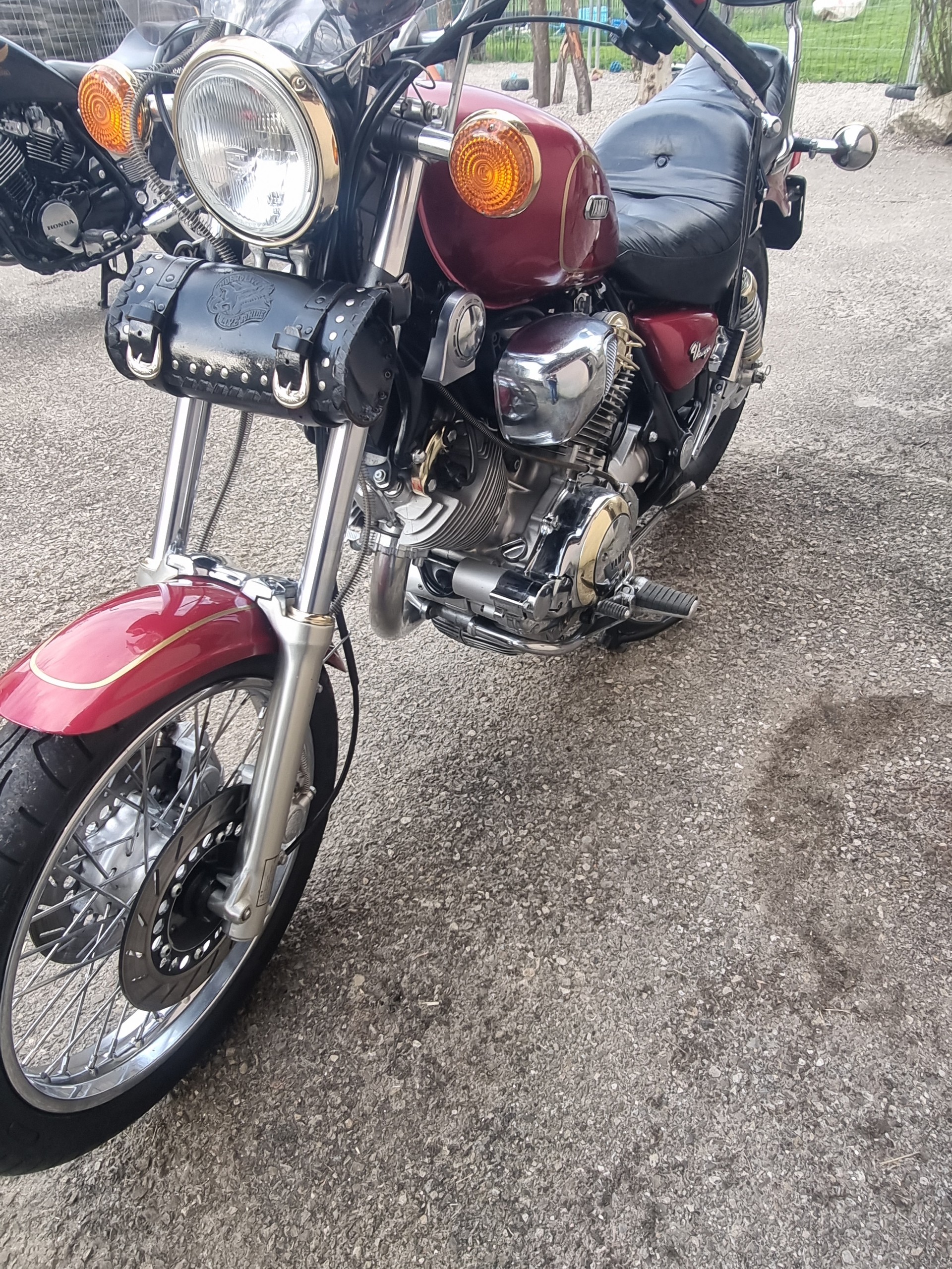YAMAHA XV 750 SE Virago-image-8