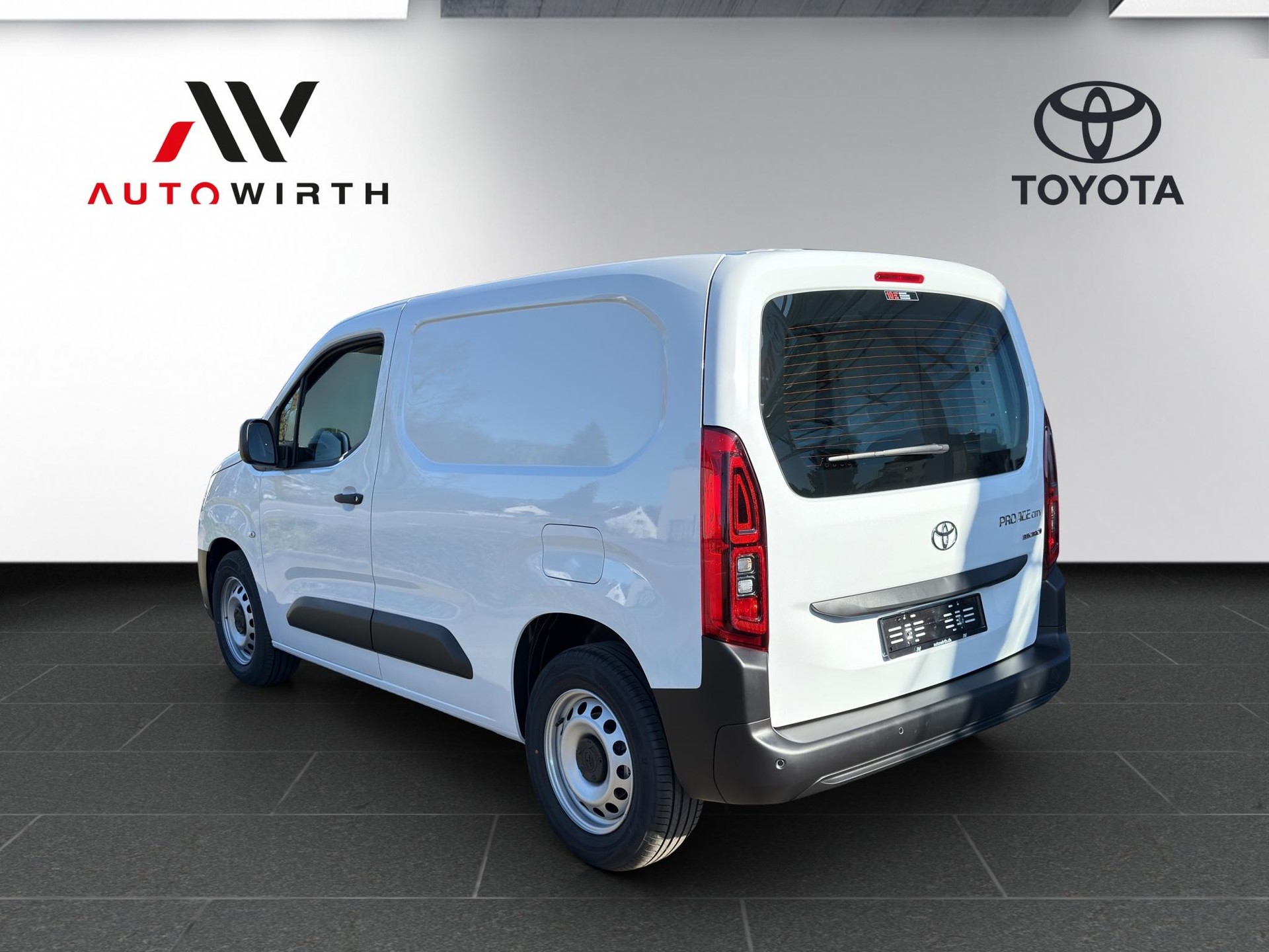 TOYOTA PROACE CITY Van L1 52KWh Active-image-6