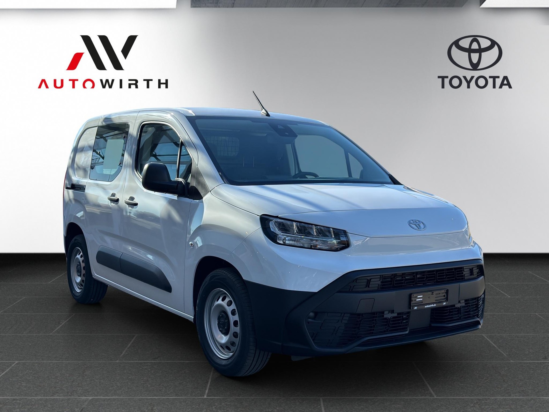 TOYOTA PROACE CITY Van L1 52KWh Active-image-2