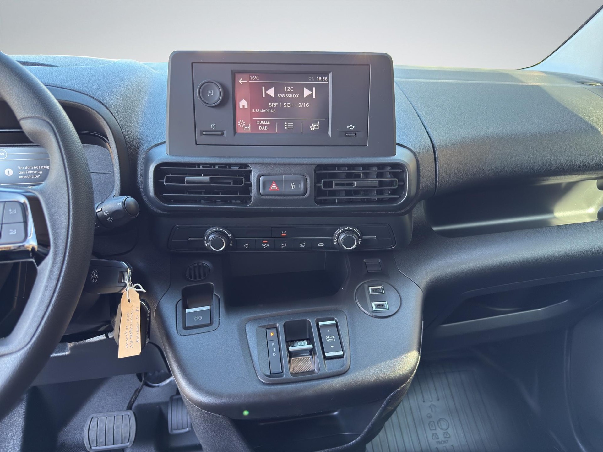 TOYOTA PROACE CITY Van L1 52KWh Active-image-12