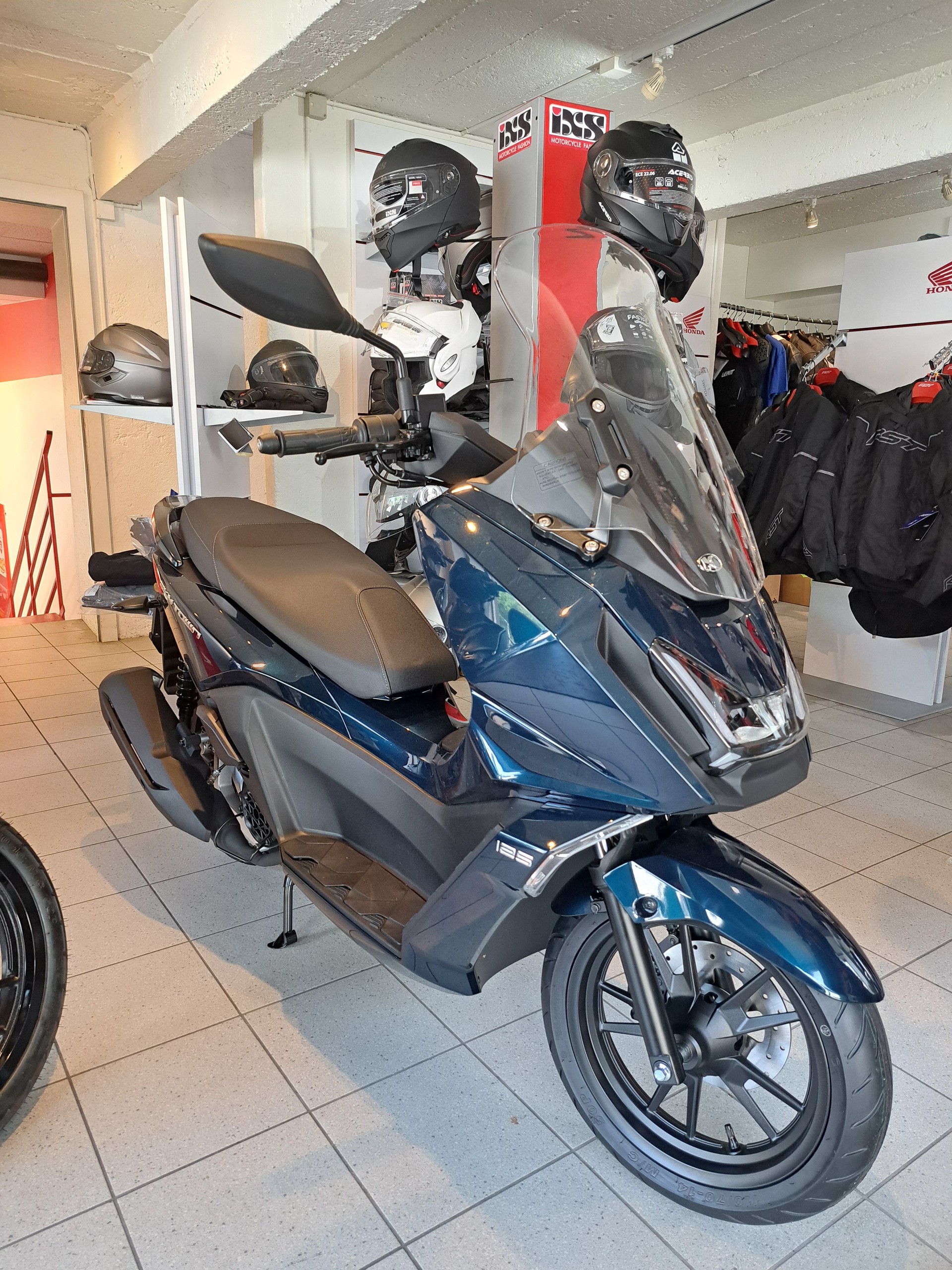 KYMCO Sky Town 125-showroom-element-1