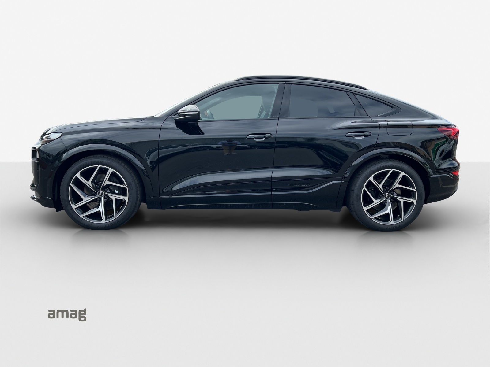 AUDI SQ6 Sportback e-tron quattro-showroom-element-1