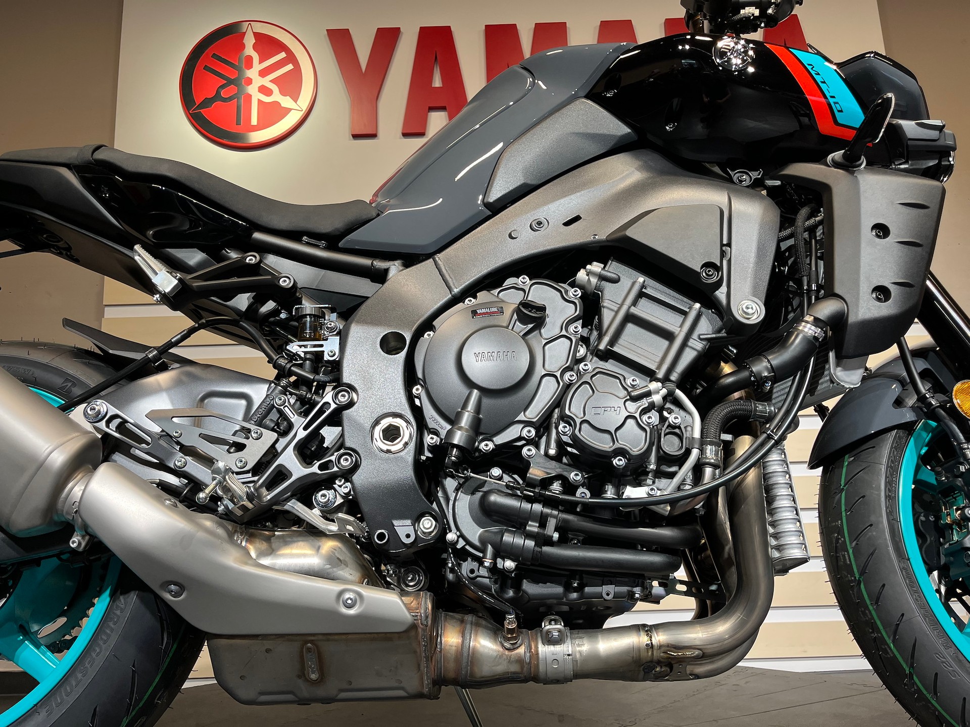 YAMAHA MT-10-image-10