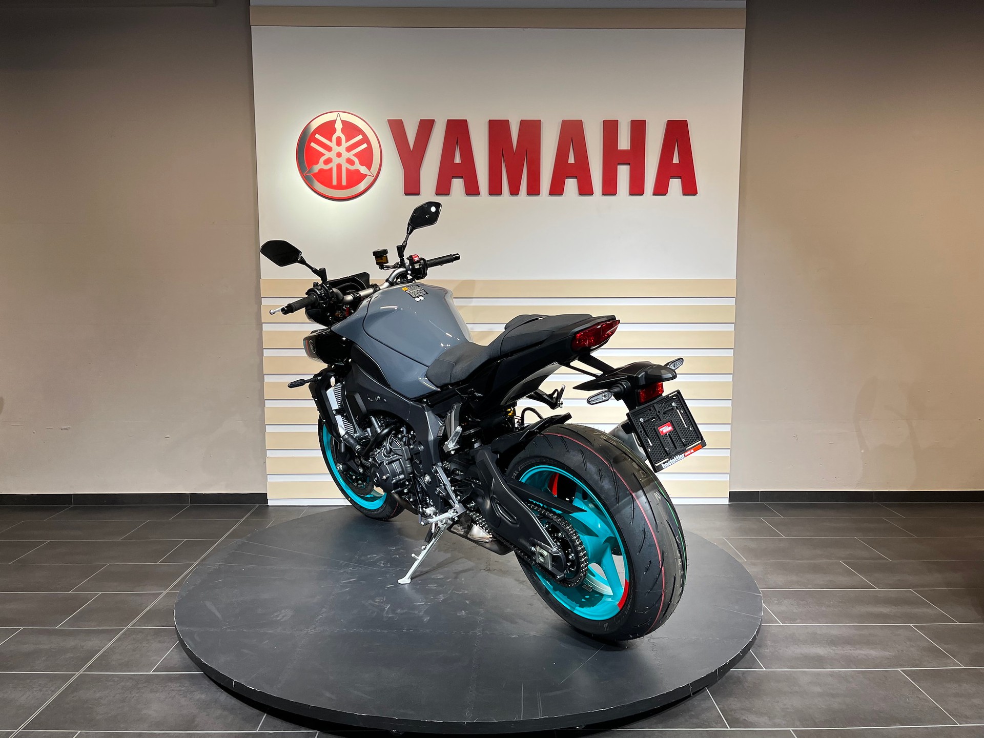 YAMAHA MT-10-image-4