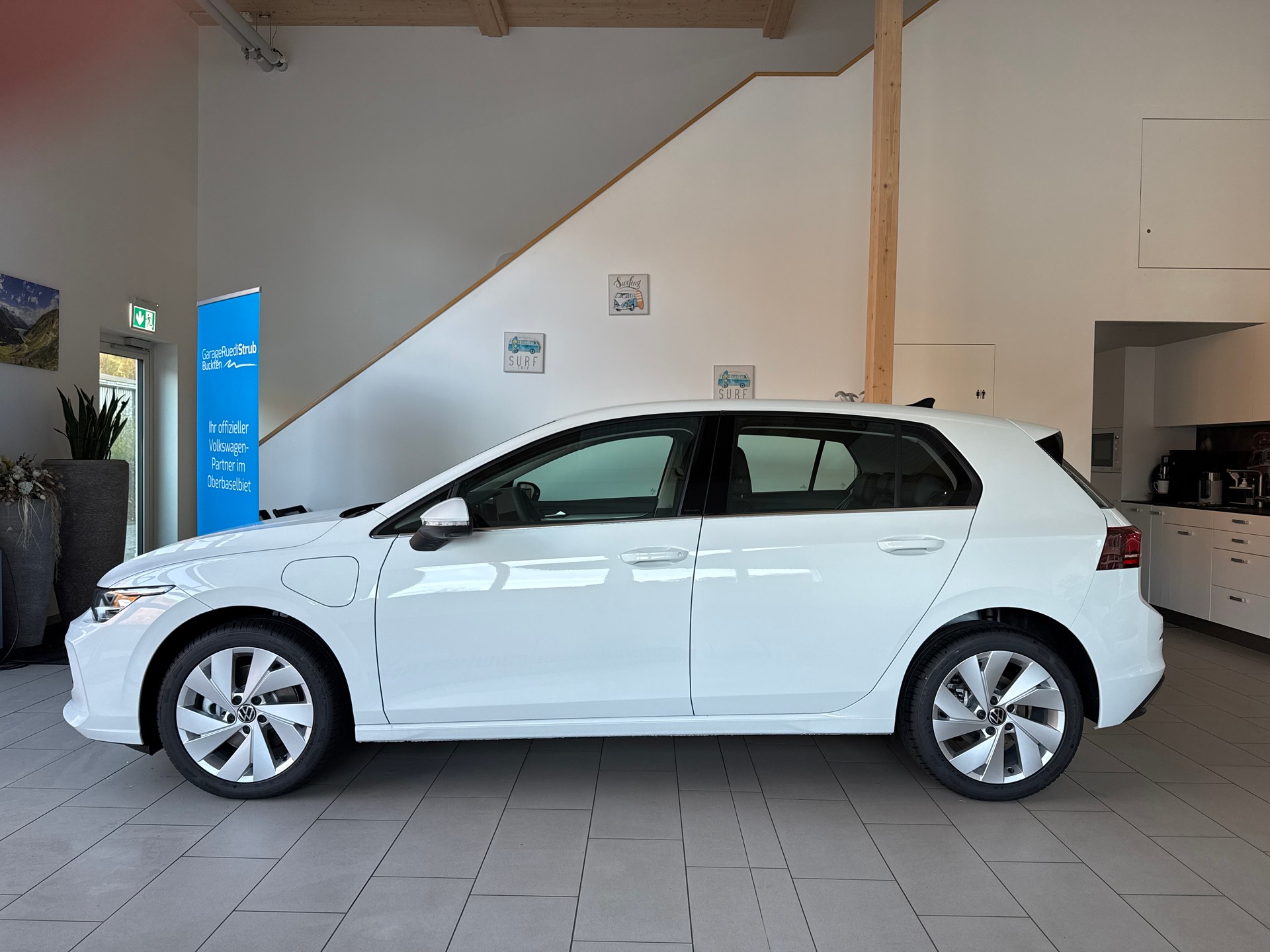 VW Golf VIII 1.5 PHEV DSG 204PS Style-image-1