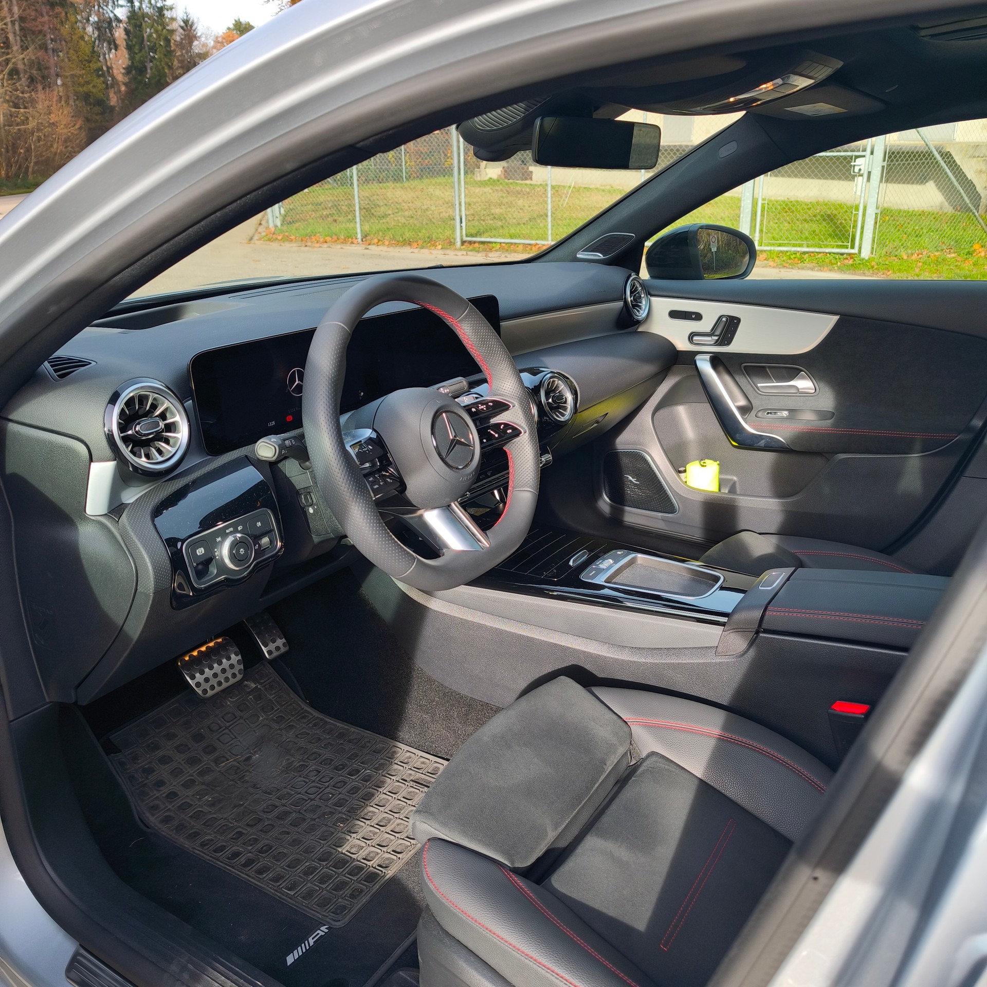 MERCEDES-BENZ A 180 AMG Line 7G-DCT-image-6