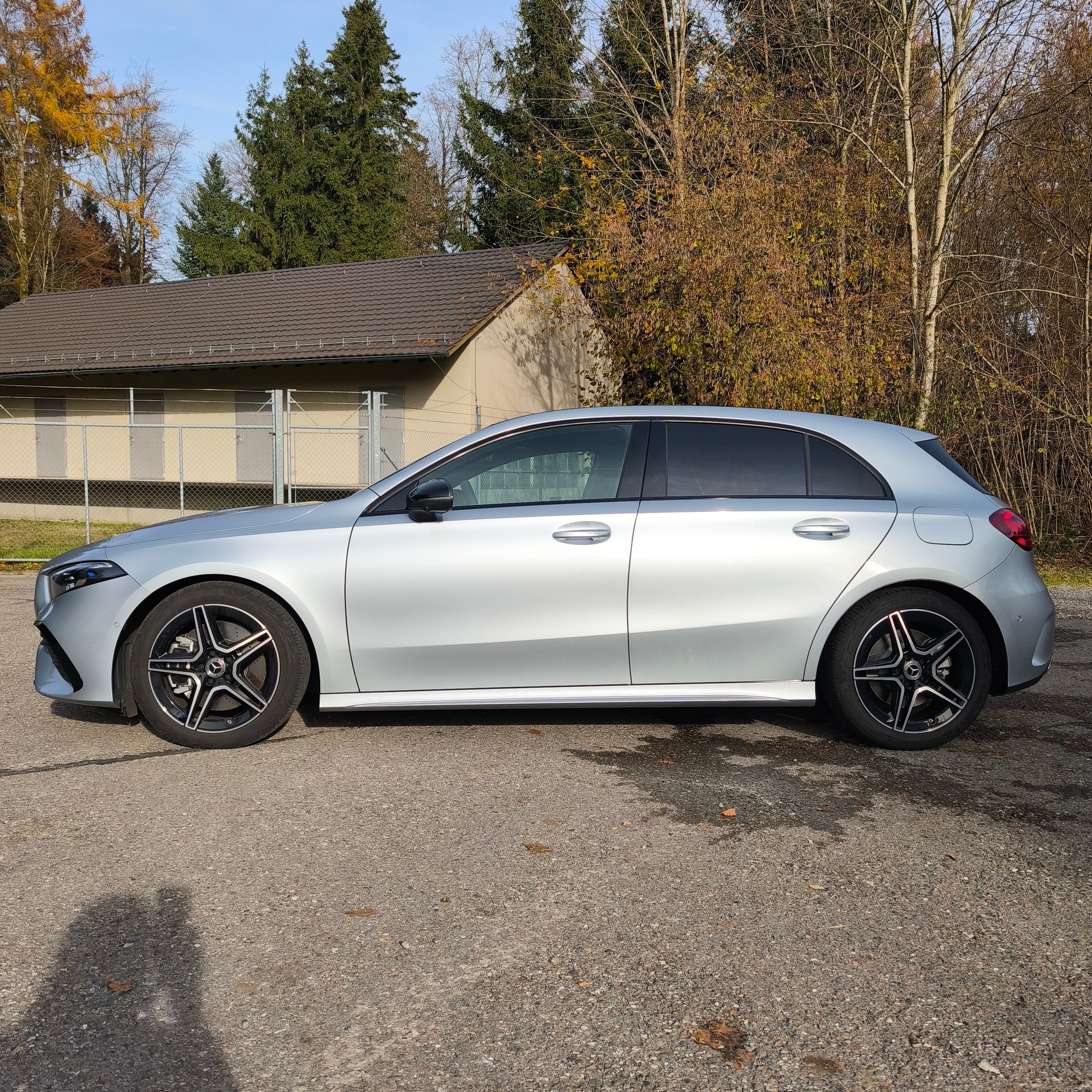 MERCEDES-BENZ A 180 AMG Line 7G-DCT-image-4