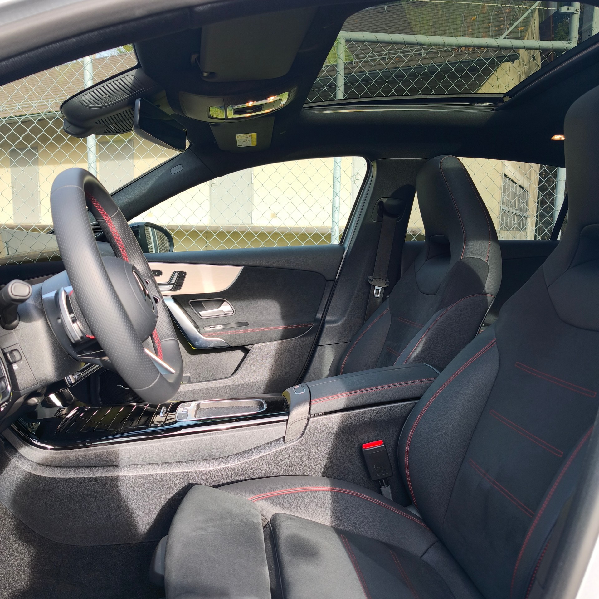 MERCEDES-BENZ A 180 AMG Line 7G-DCT-image-7