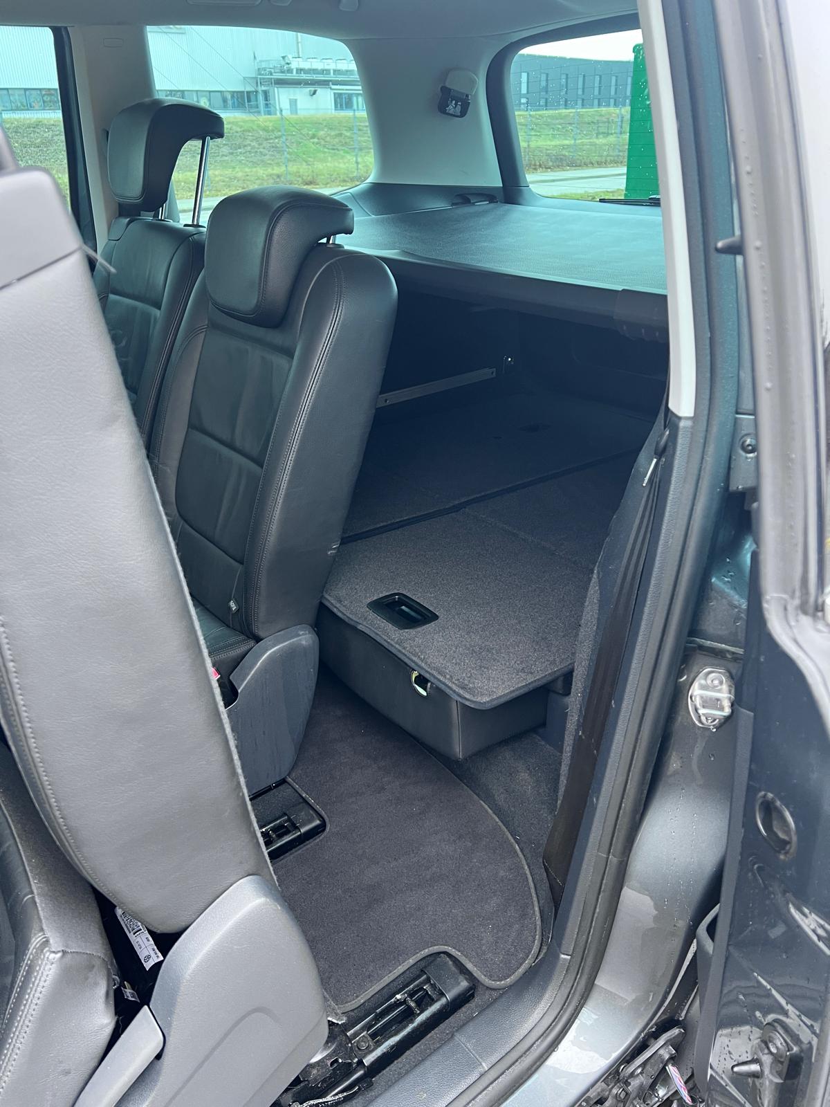 VW Sharan 2.0 TDI BlueMotion Technology Highline DSG-image-11
