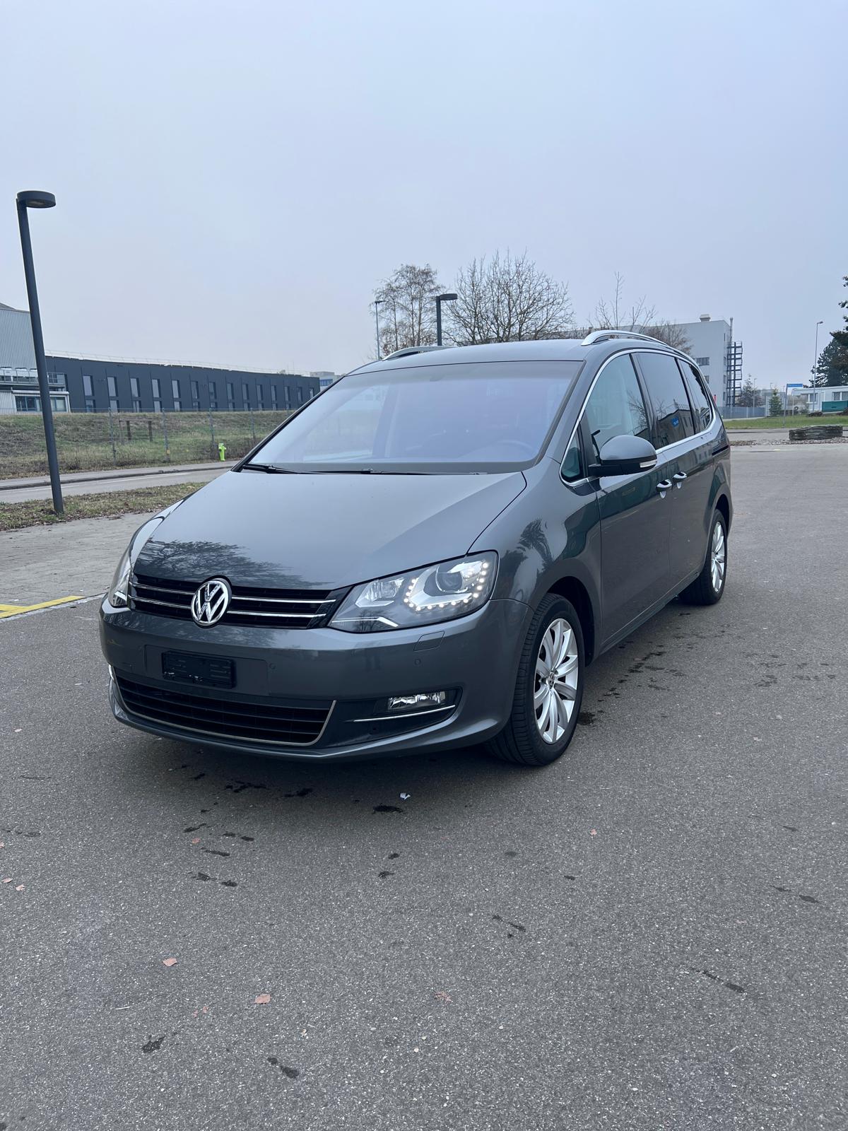 VW Sharan 2.0 TDI BlueMotion Technology Highline DSG-image-0
