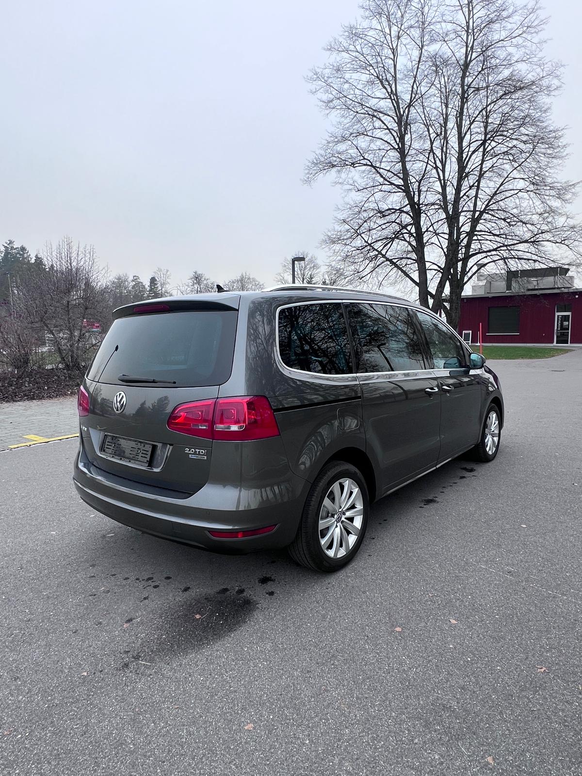 VW Sharan 2.0 TDI BlueMotion Technology Highline DSG-image-4