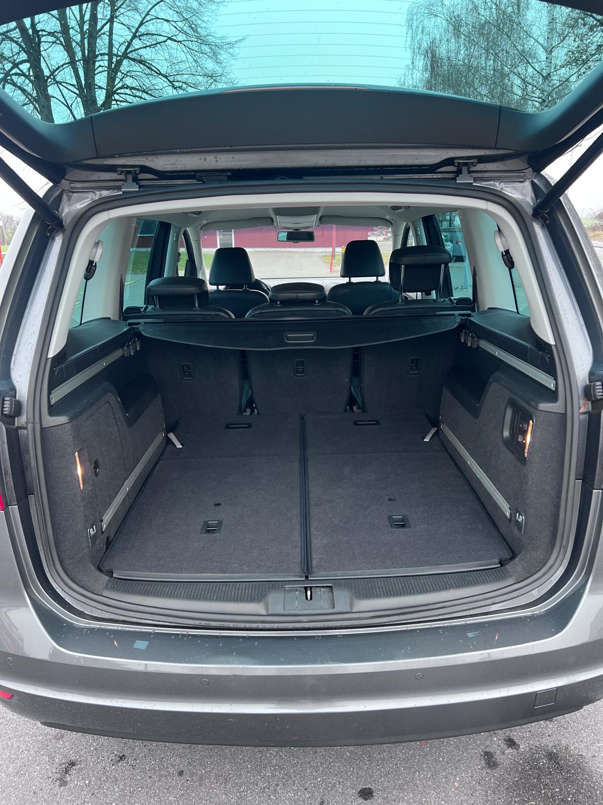 VW Sharan 2.0 TDI BlueMotion Technology Highline DSG-image-12