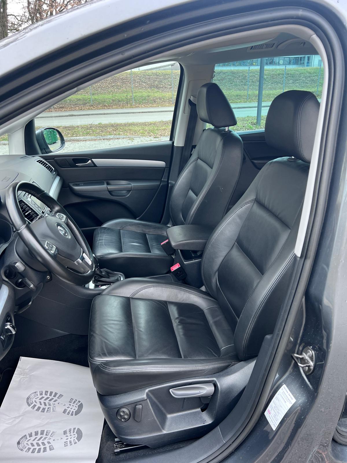 VW Sharan 2.0 TDI BlueMotion Technology Highline DSG-image-9