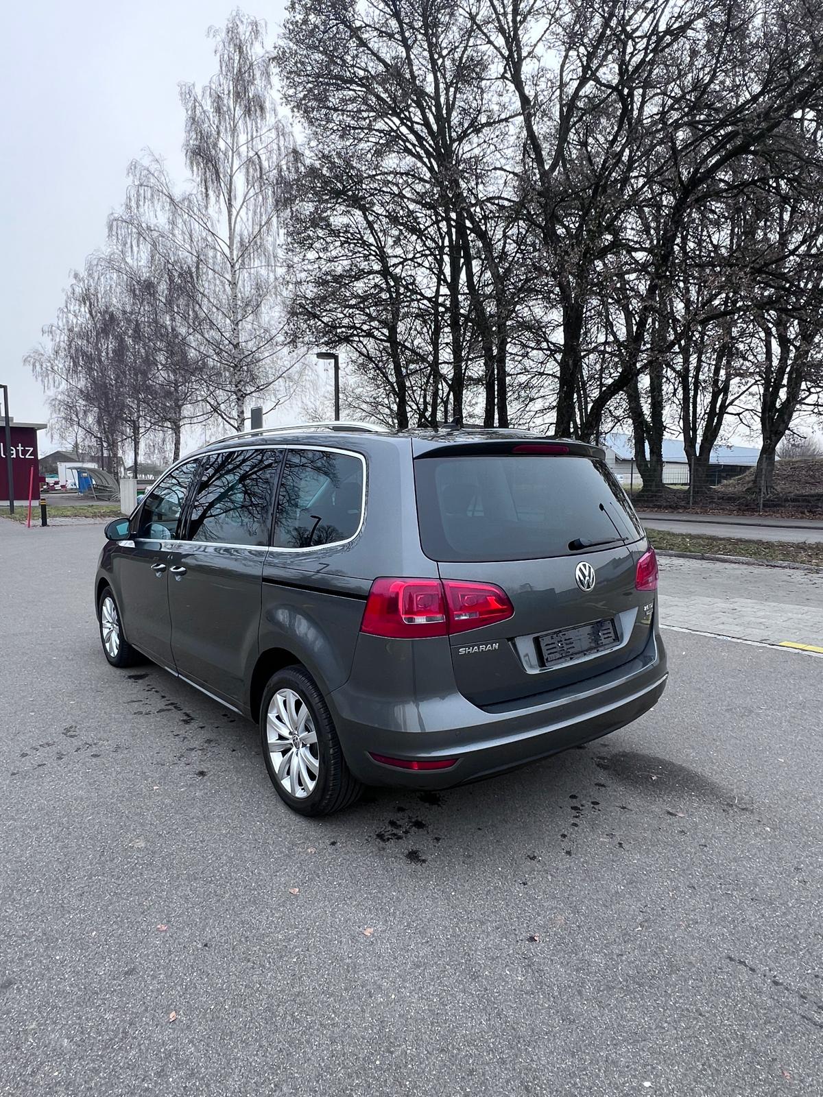 VW Sharan 2.0 TDI BlueMotion Technology Highline DSG-image-2