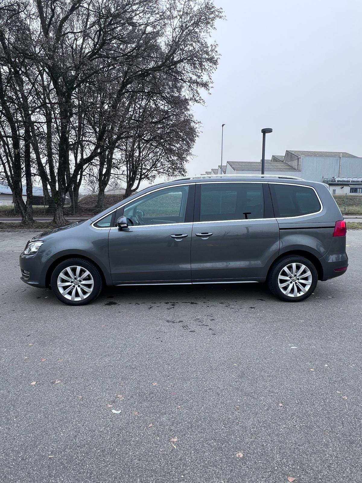VW Sharan 2.0 TDI BlueMotion Technology Highline DSG-image-1