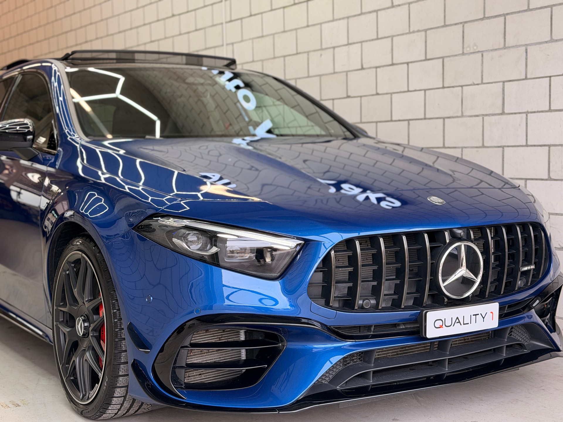 MERCEDES-BENZ A45 S-showroom-element-2